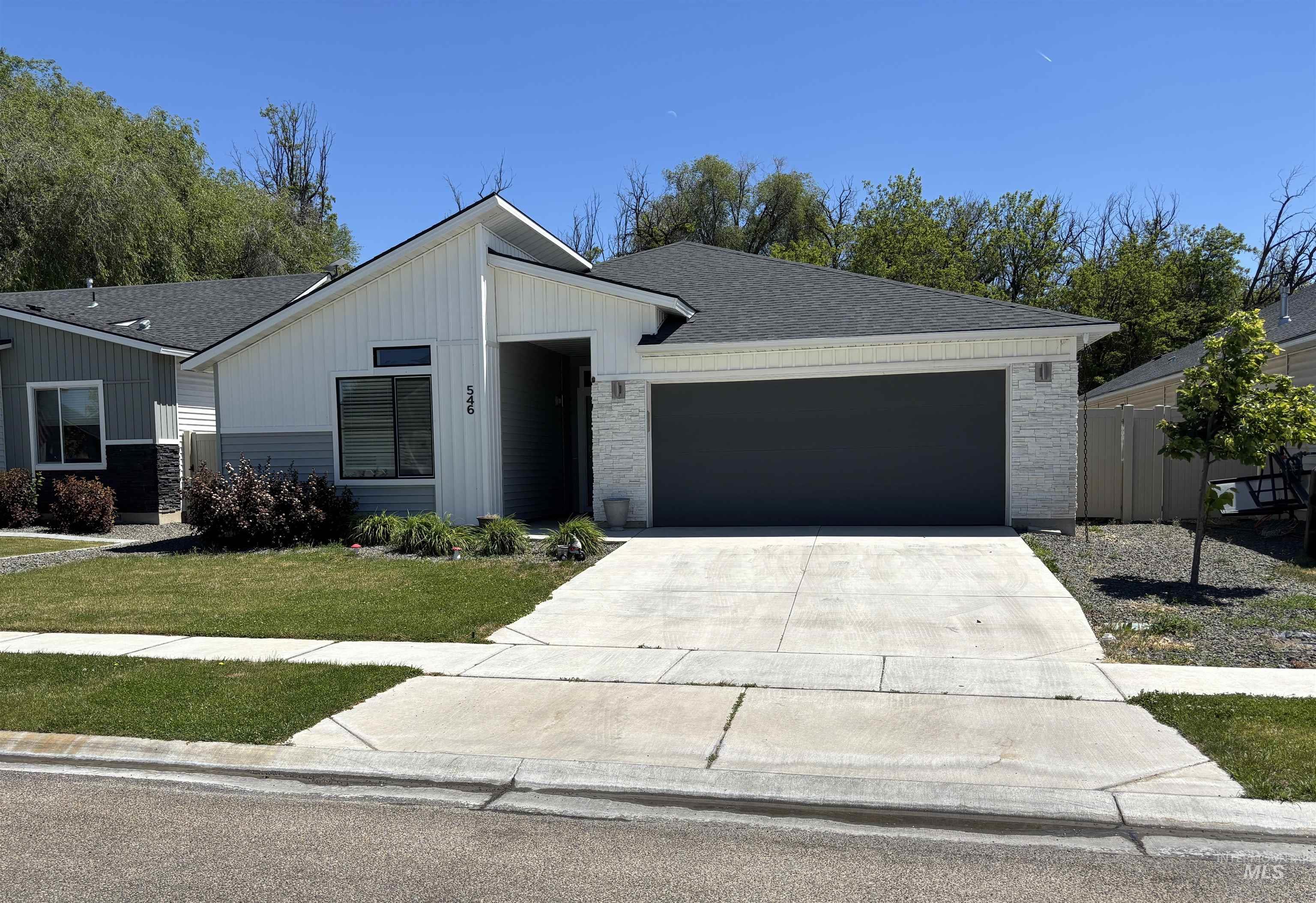546 S Bangor Way, Nampa, Idaho 83687, 4 Bedrooms, 2 Bathrooms, Residential For Sale, Price $415,000,MLS 98988593