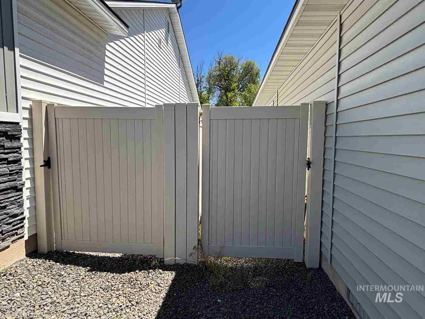 546 S Bangor Way, Nampa, Idaho 83687, 4 Bedrooms, 2 Bathrooms, Residential For Sale, Price $415,000,MLS 98988593
