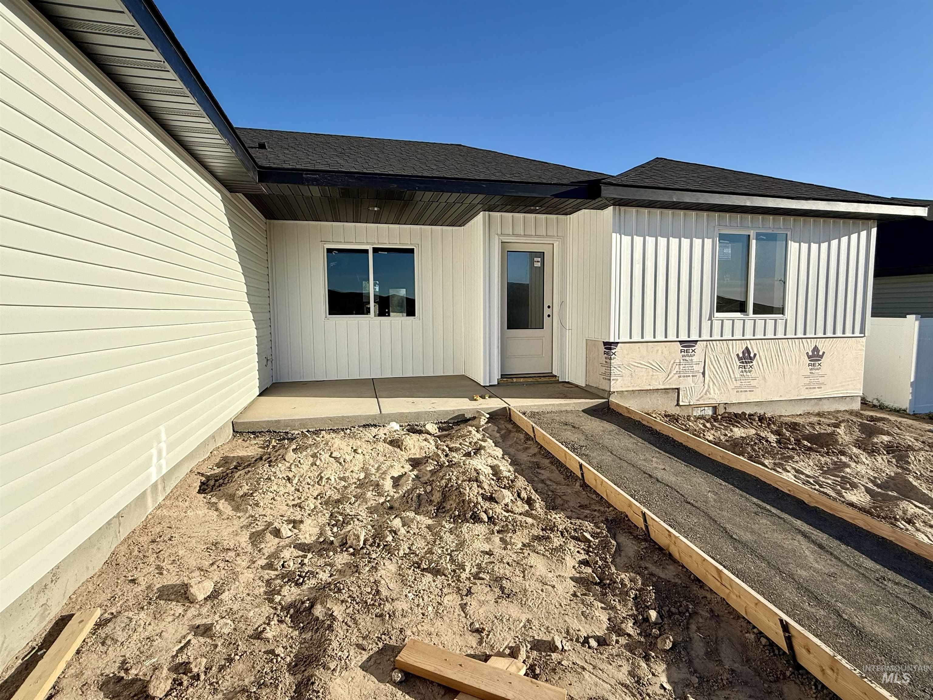 1007 E 23rd Ave., Jerome, Idaho 83338, 4 Bedrooms, 2 Bathrooms, Residential For Sale, Price $389,000,MLS 98988595