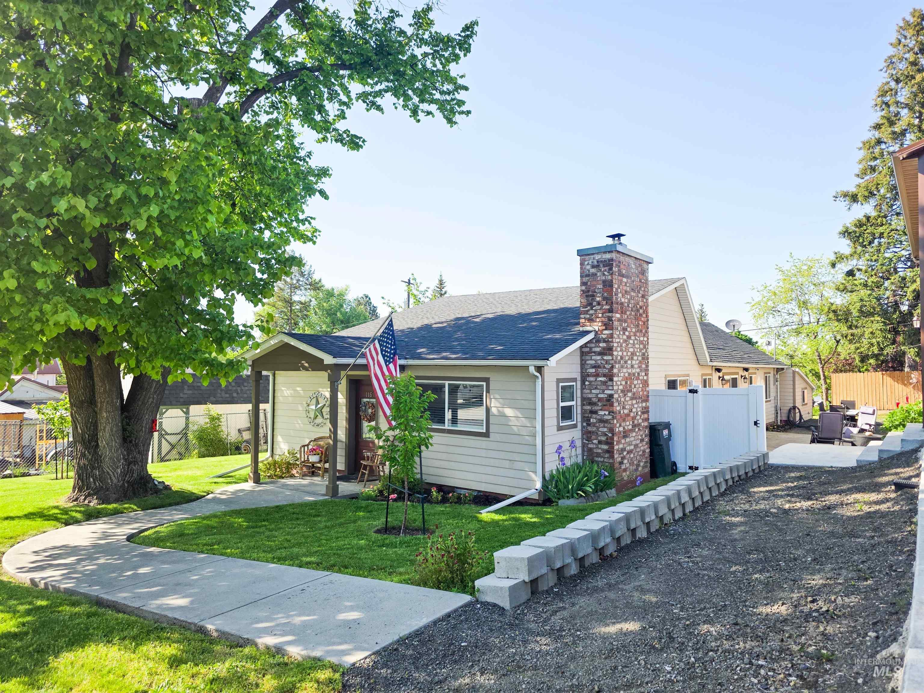 115 E S 5th Street, Grangeville, Idaho 83530, 2 Bedrooms, 1 Bathroom, Residential For Sale, Price $449,000,MLS 98988596