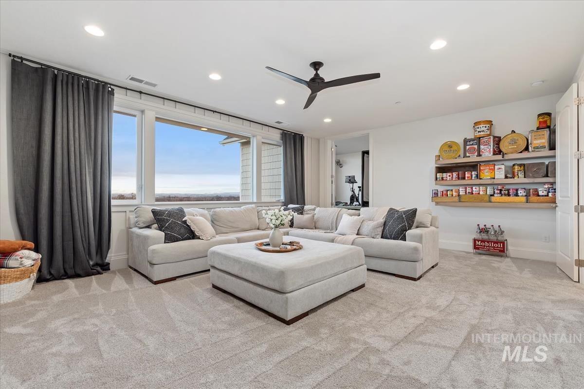 5032 W Oakford Dr., Meridian, Idaho 83646, 5 Bedrooms, 3.5 Bathrooms, Residential For Sale, Price $2,999,999, 98988601