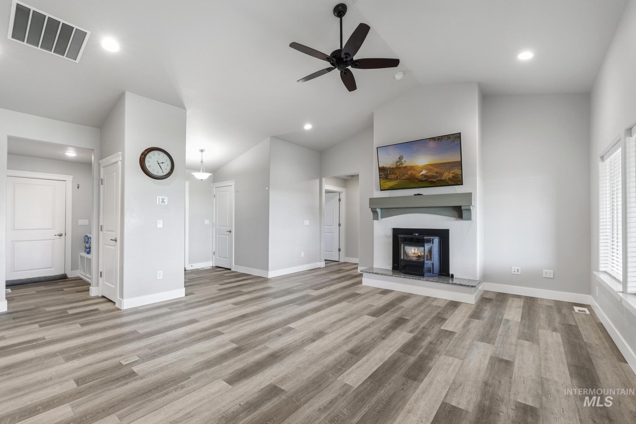 4084 N 1600 E, Buhl, Idaho 83316, 4 Bedrooms, 2 Bathrooms, Residential For Sale, Price $635,000, 98988604