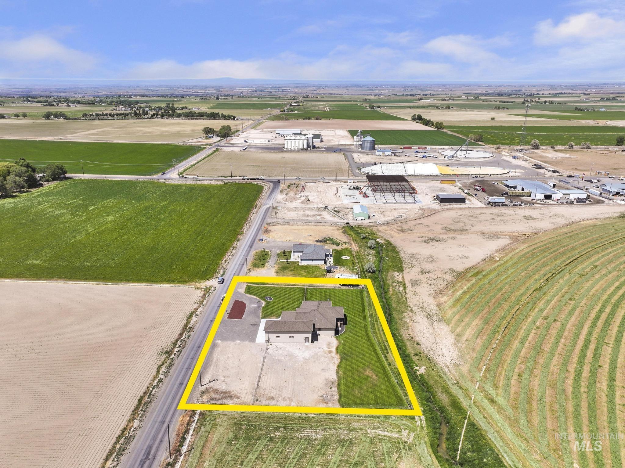 4084 N 1600 E, Buhl, Idaho 83316, 4 Bedrooms, 2 Bathrooms, Residential For Sale, Price $635,000, 98988604