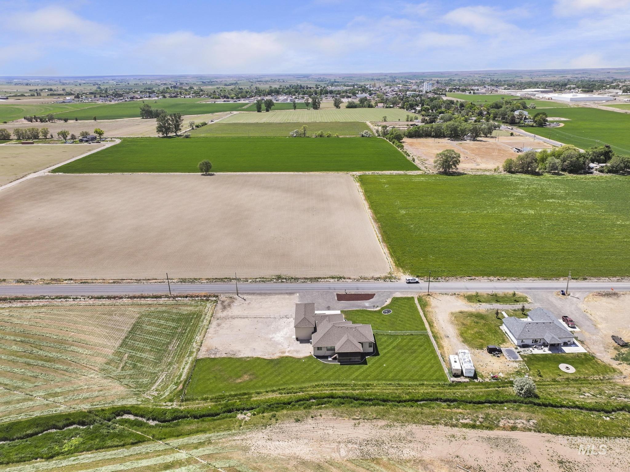 4084 N 1600 E, Buhl, Idaho 83316, 4 Bedrooms, 2 Bathrooms, Residential For Sale, Price $635,000, 98988604