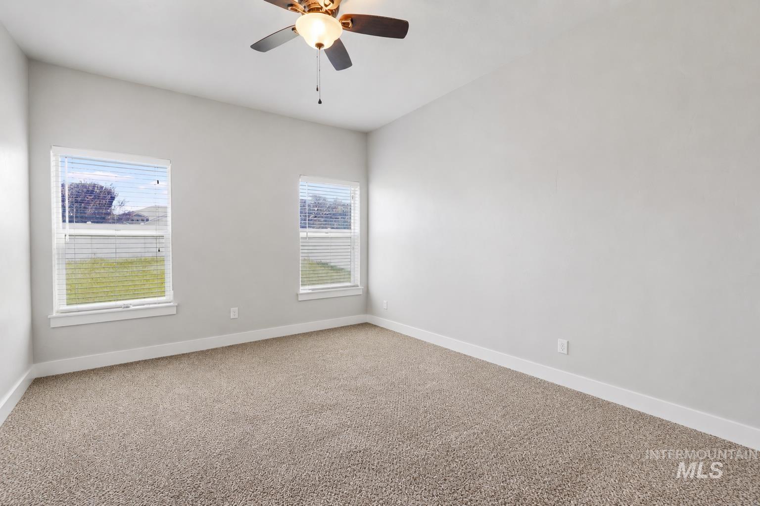 1077/1075 Easy Ave, Twin Falls, Idaho 83301-1200, 3 Bedrooms, 2 Bathrooms, Residential Income For Sale, Price $696,828,MLS 98988607
