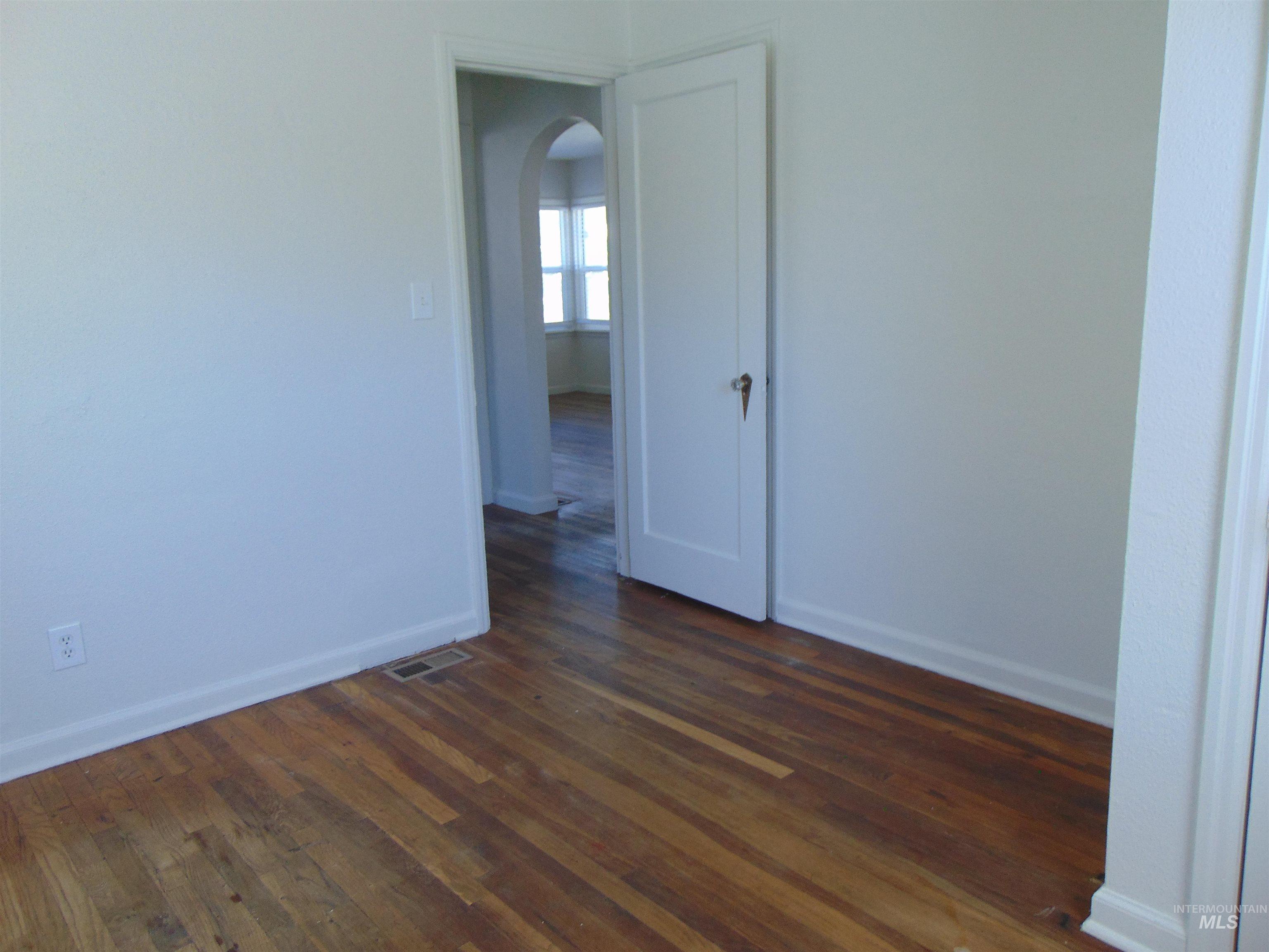 90 NW 5th Street, Ontario, Oregon 97918, 3 Bedrooms, 2 Bathrooms, Residential For Sale, Price $269,500, 98988608