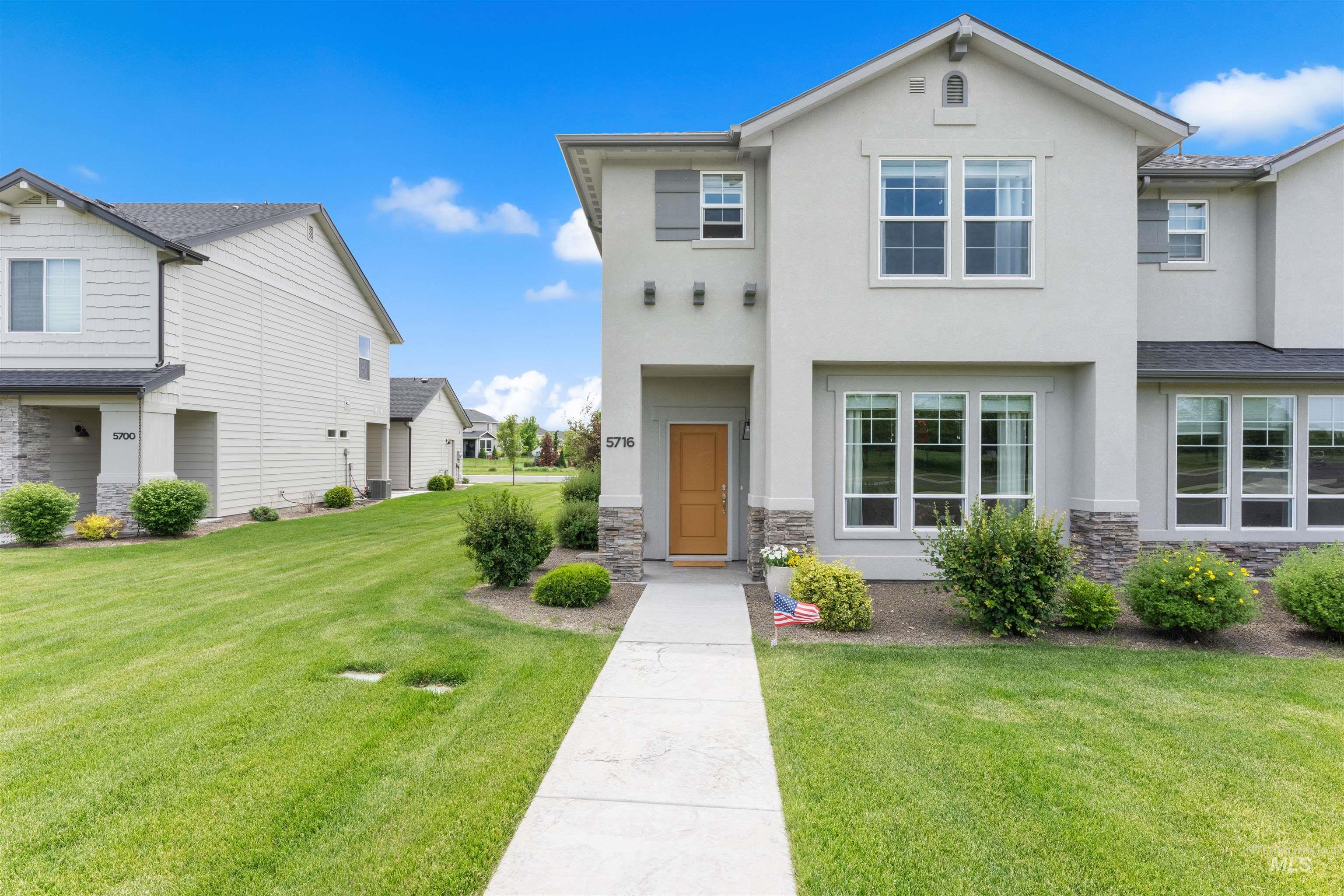 5716 W Stadium Ln, Eagle, Idaho 83616, 3 Bedrooms, 3 Bathrooms, Residential For Sale, Price $410,000,MLS 98988609