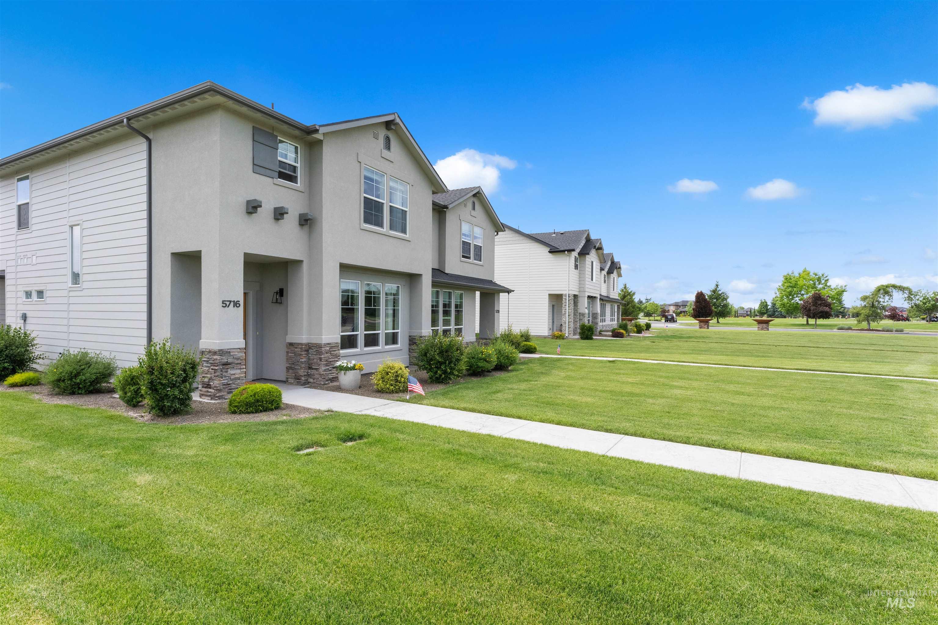 5716 W Stadium Ln, Eagle, Idaho 83616, 3 Bedrooms, 3 Bathrooms, Residential For Sale, Price $410,000,MLS 98988609