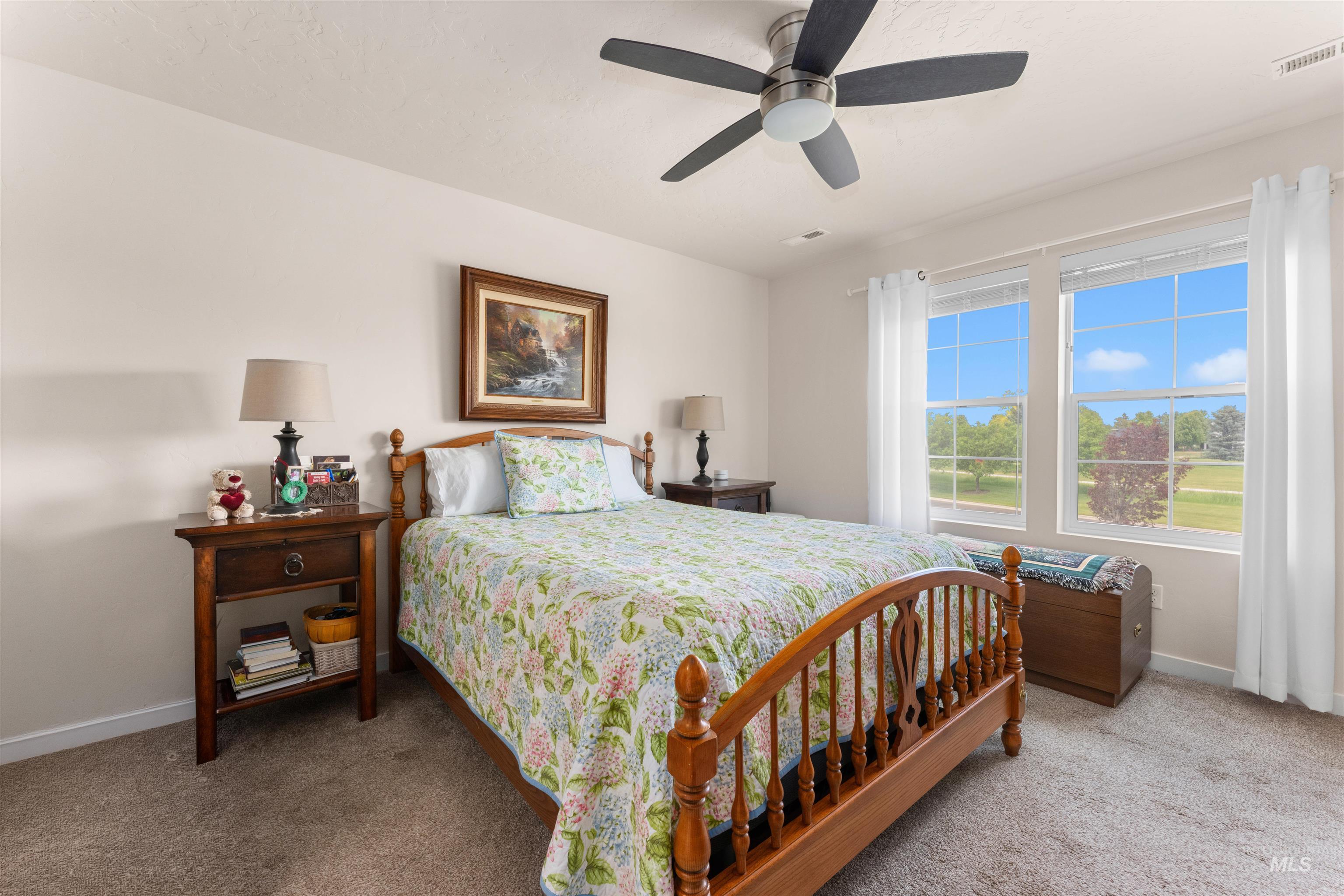 5716 W Stadium Ln, Eagle, Idaho 83616, 3 Bedrooms, 3 Bathrooms, Residential For Sale, Price $410,000,MLS 98988609