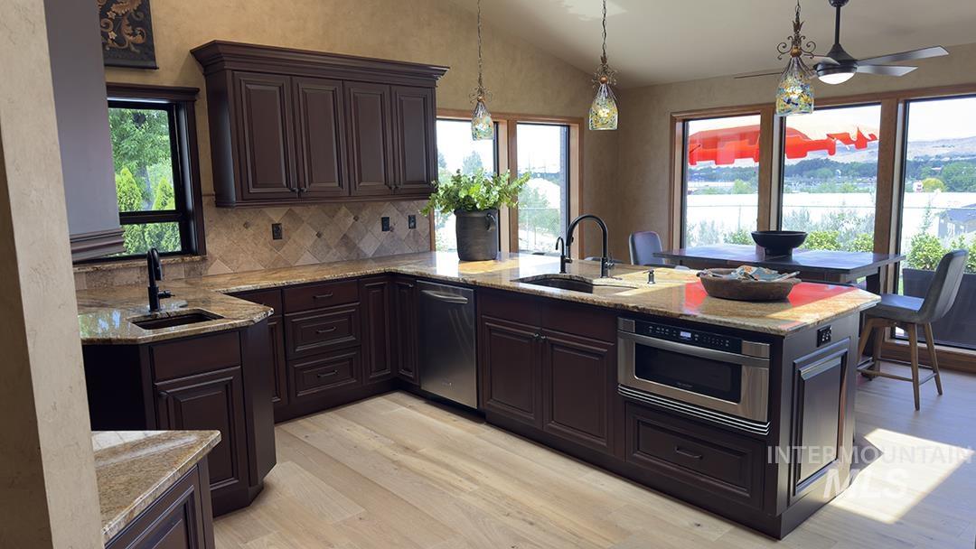 4242 N Mountain View Dr, Boise, Idaho 83704, 3 Bedrooms, 3 Bathrooms, Residential For Sale, Price $895,000, 98988614