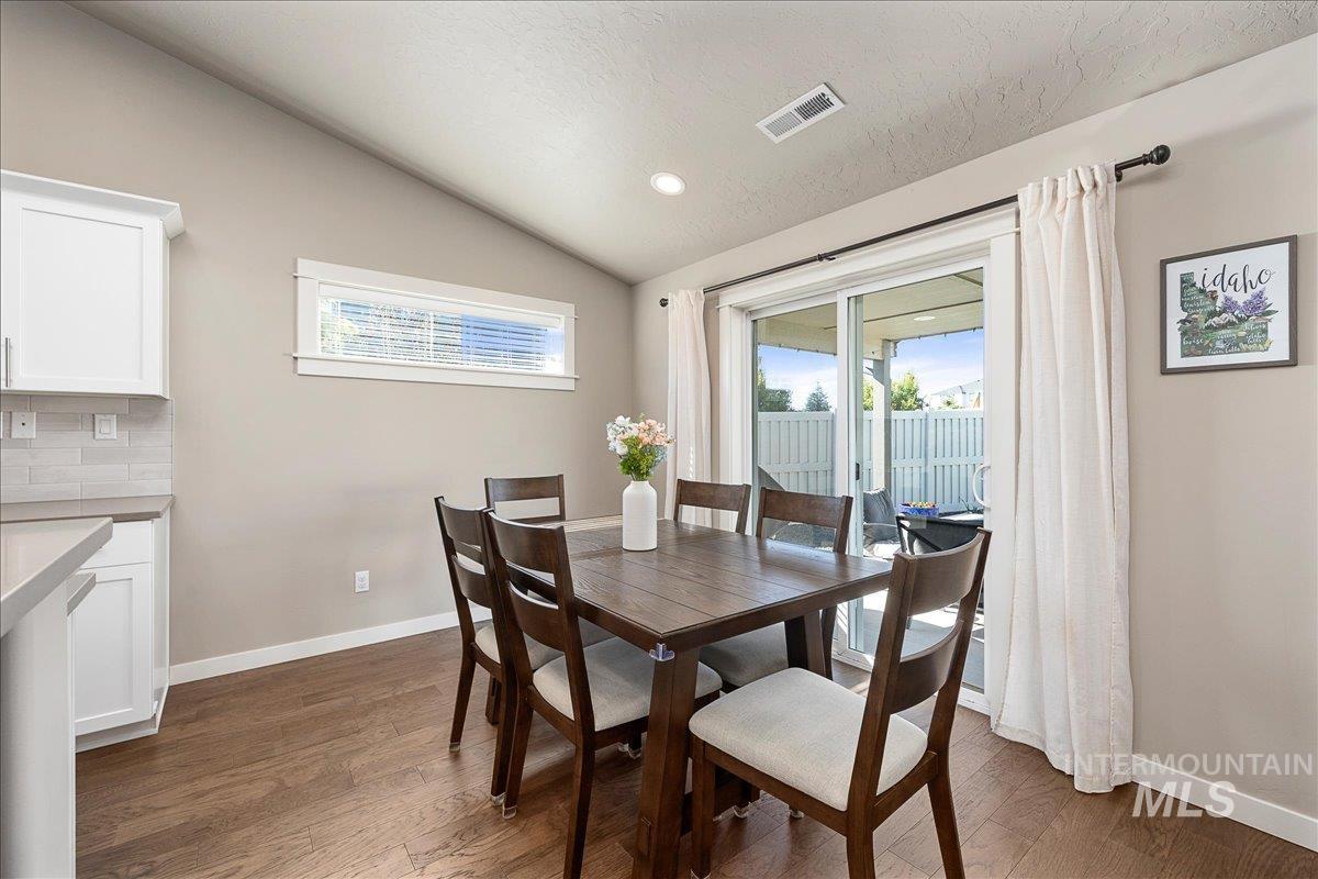 6861 S Maverick Way, Boise, Idaho 83709, 3 Bedrooms, 2 Bathrooms, Residential For Sale, Price $435,000, 98988615