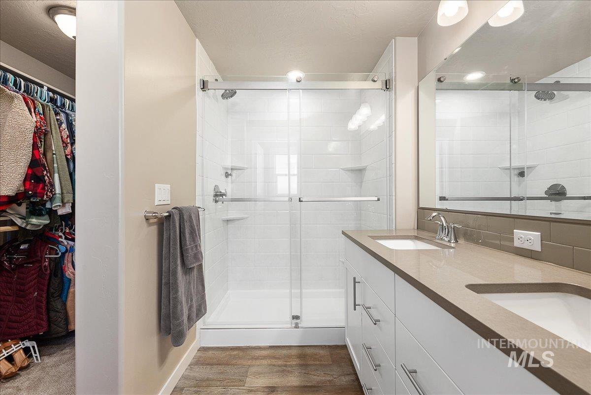 6861 S Maverick Way, Boise, Idaho 83709, 3 Bedrooms, 2 Bathrooms, Residential For Sale, Price $435,000, 98988615