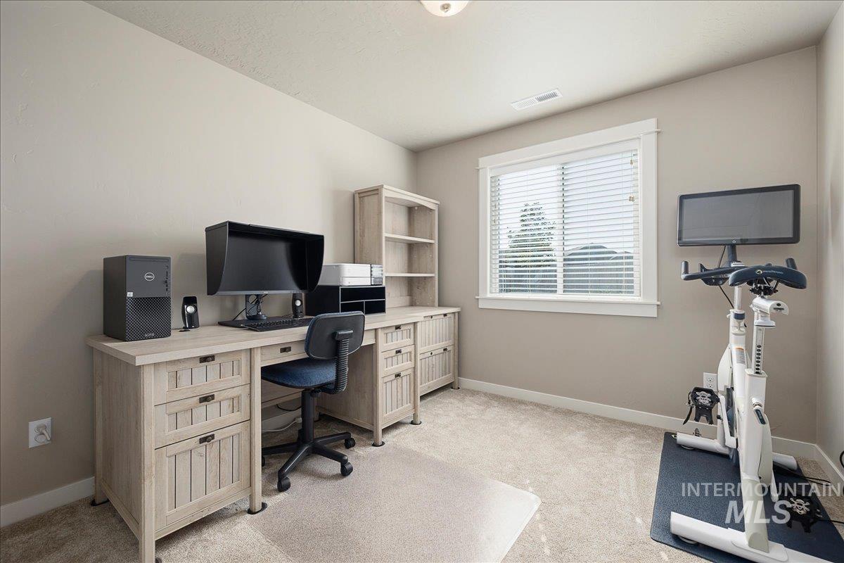 6861 S Maverick Way, Boise, Idaho 83709, 3 Bedrooms, 2 Bathrooms, Residential For Sale, Price $435,000, 98988615