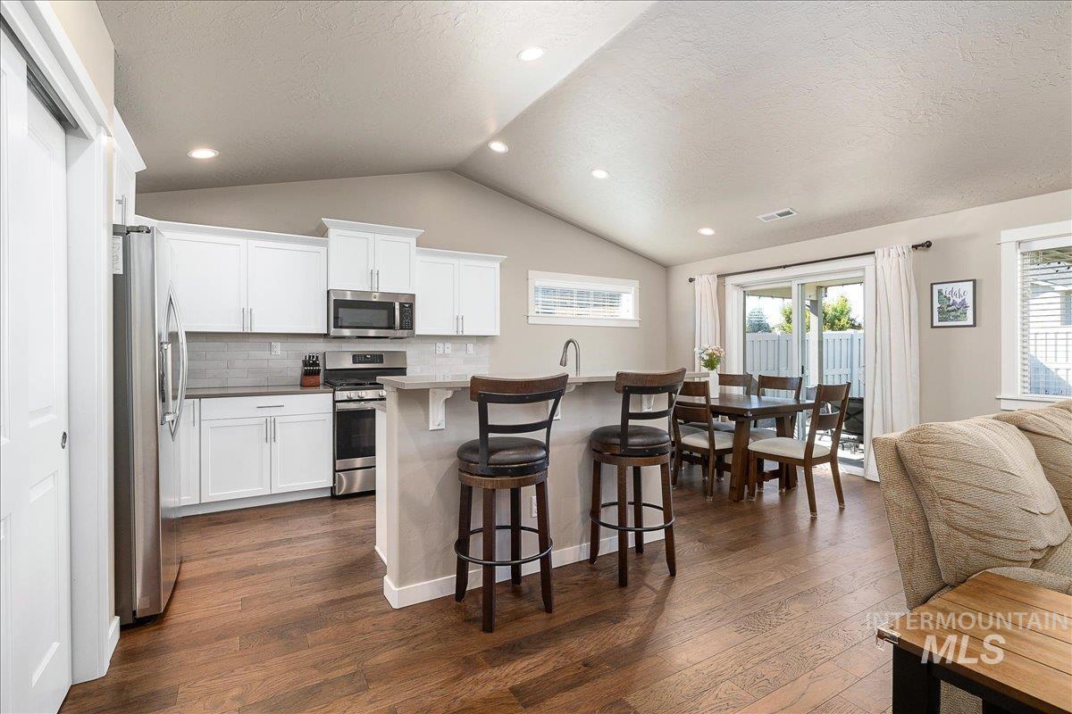 6861 S Maverick Way, Boise, Idaho 83709, 3 Bedrooms, 2 Bathrooms, Residential For Sale, Price $435,000, 98988615