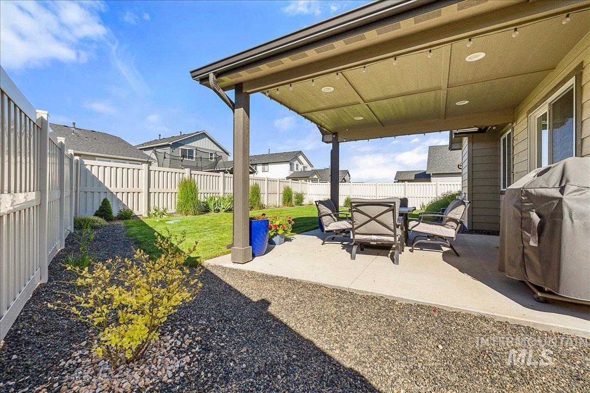 6861 S Maverick Way, Boise, Idaho 83709, 3 Bedrooms, 2 Bathrooms, Residential For Sale, Price $435,000, 98988615