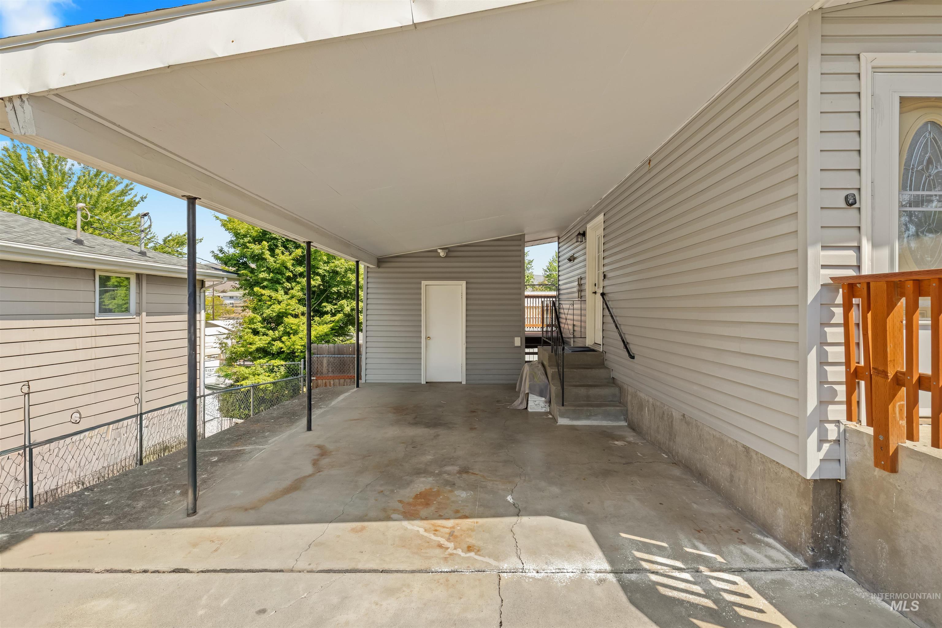 1127 17th Avenue, Lewiston, Idaho 83501, 5 Bedrooms, 2 Bathrooms, Residential For Sale, Price $425,000, 98988617