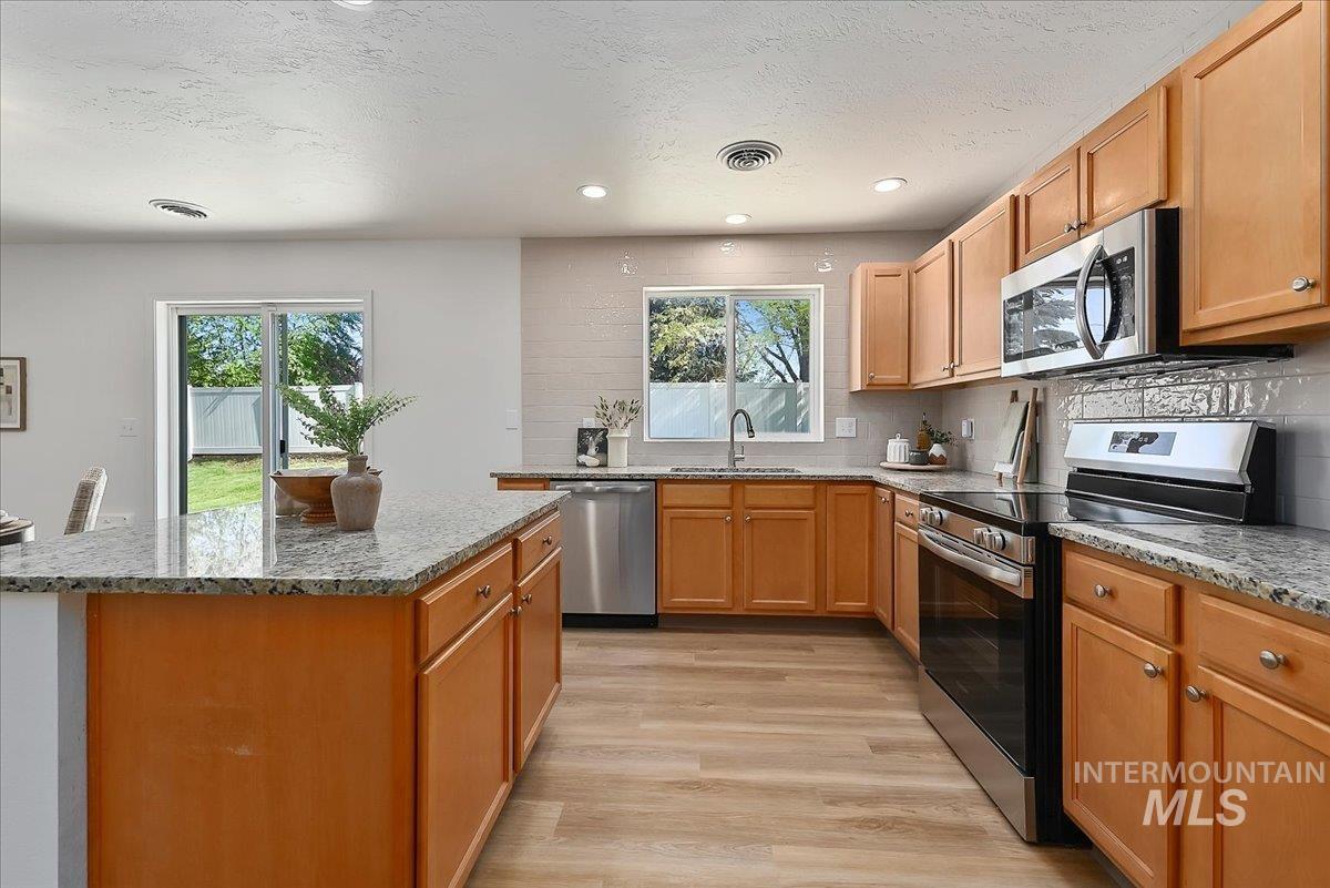 8196 W Grubstake St, Boise, Idaho 83709, 4 Bedrooms, 2.5 Bathrooms, Residential For Sale, Price $515,000, 98988621