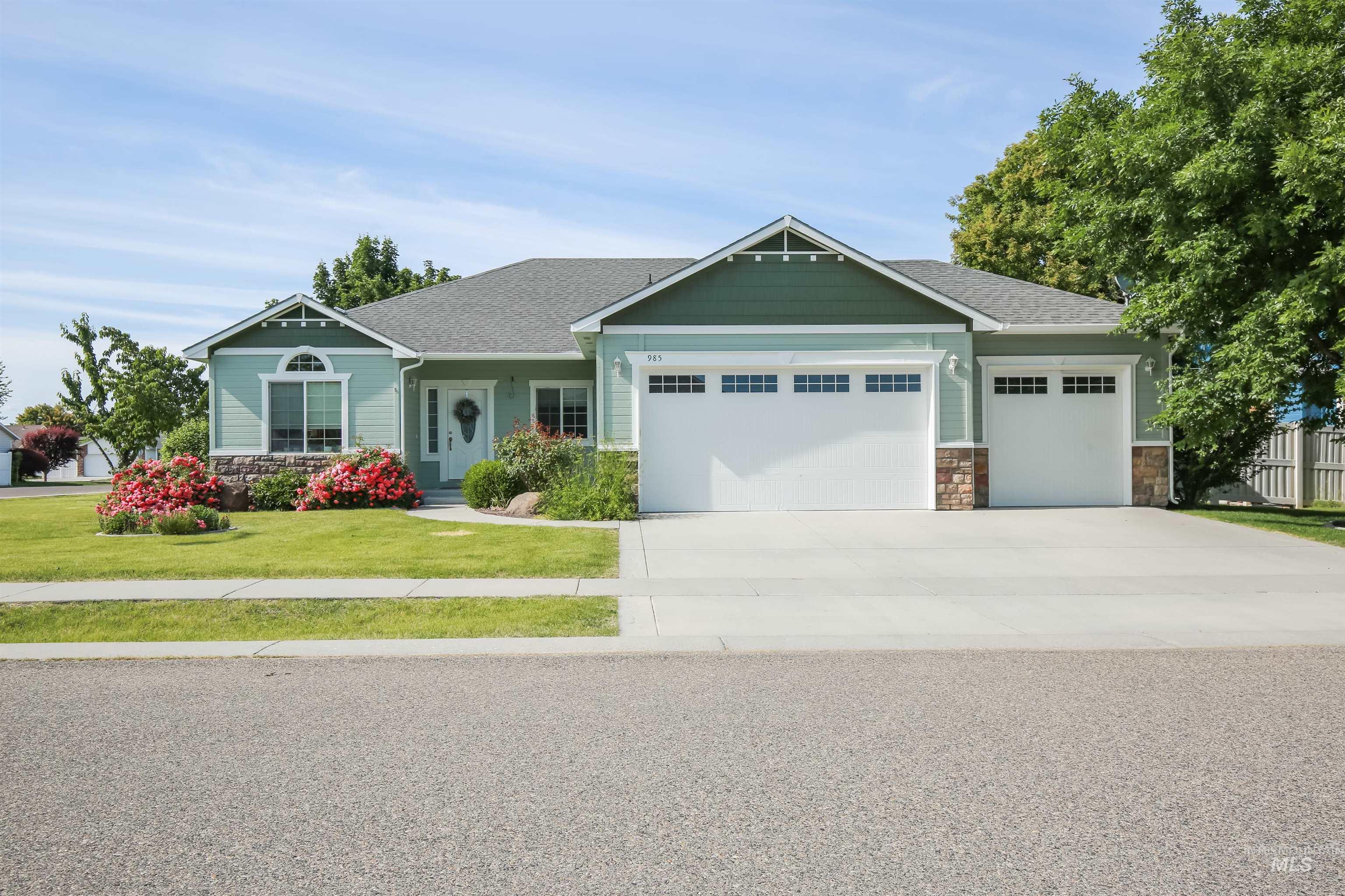 985 Shamrock Ct., Fruitland, Idaho 83619, 3 Bedrooms, 2 Bathrooms, Residential For Sale, Price $415,000, 98988629