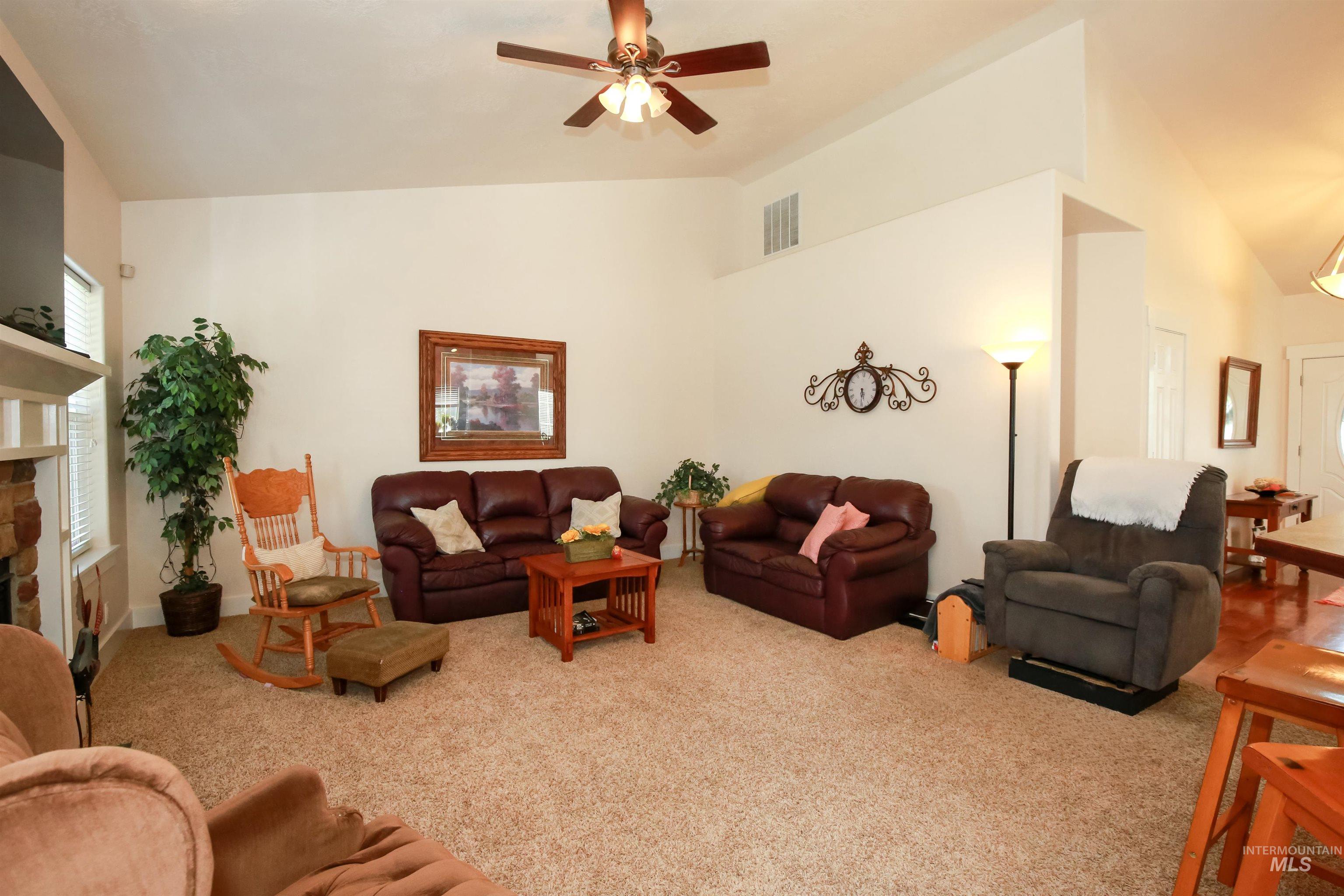 985 Shamrock Ct., Fruitland, Idaho 83619, 3 Bedrooms, 2 Bathrooms, Residential For Sale, Price $399,900, 98988629