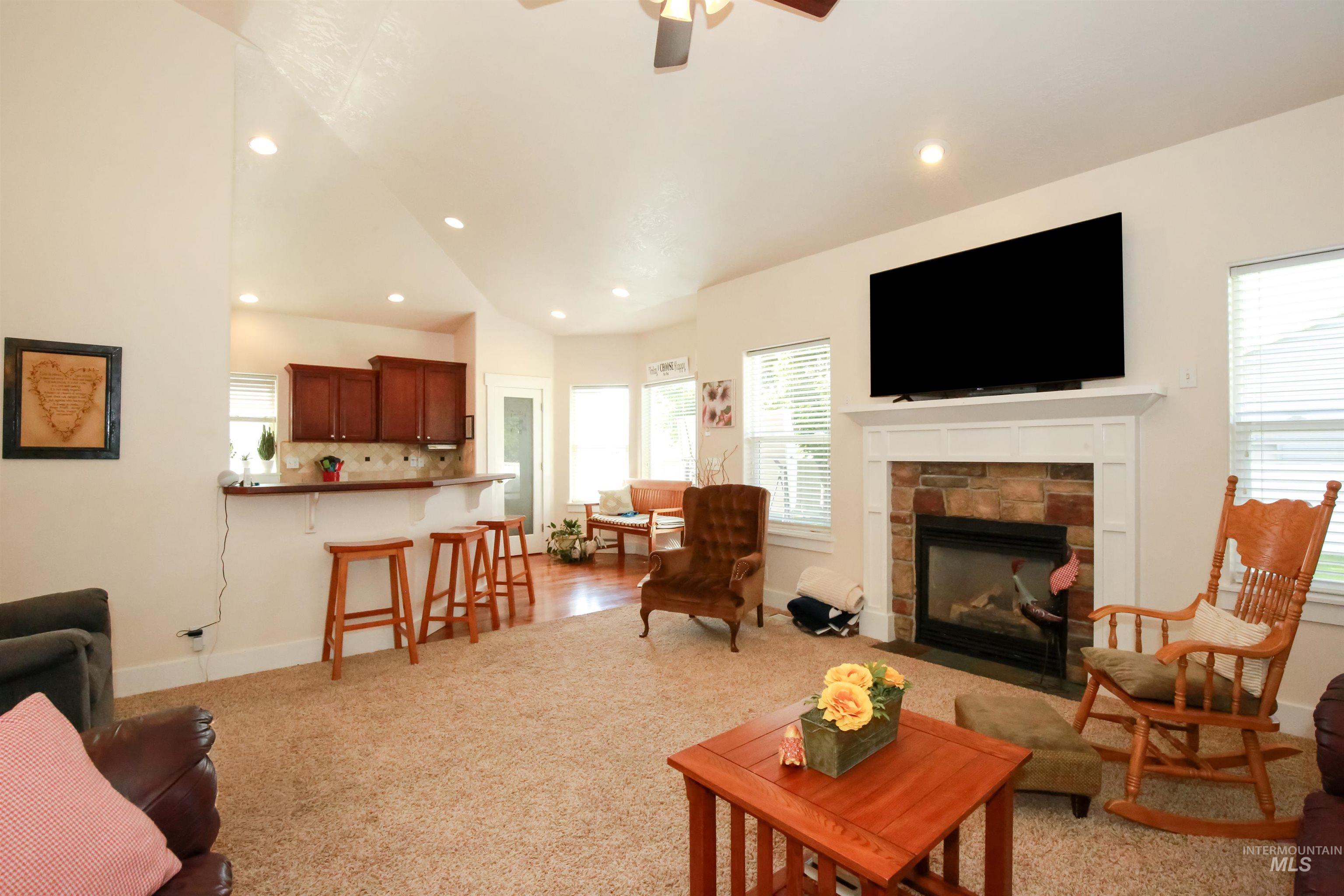 985 Shamrock Ct., Fruitland, Idaho 83619, 3 Bedrooms, 2 Bathrooms, Residential For Sale, Price $399,900, 98988629