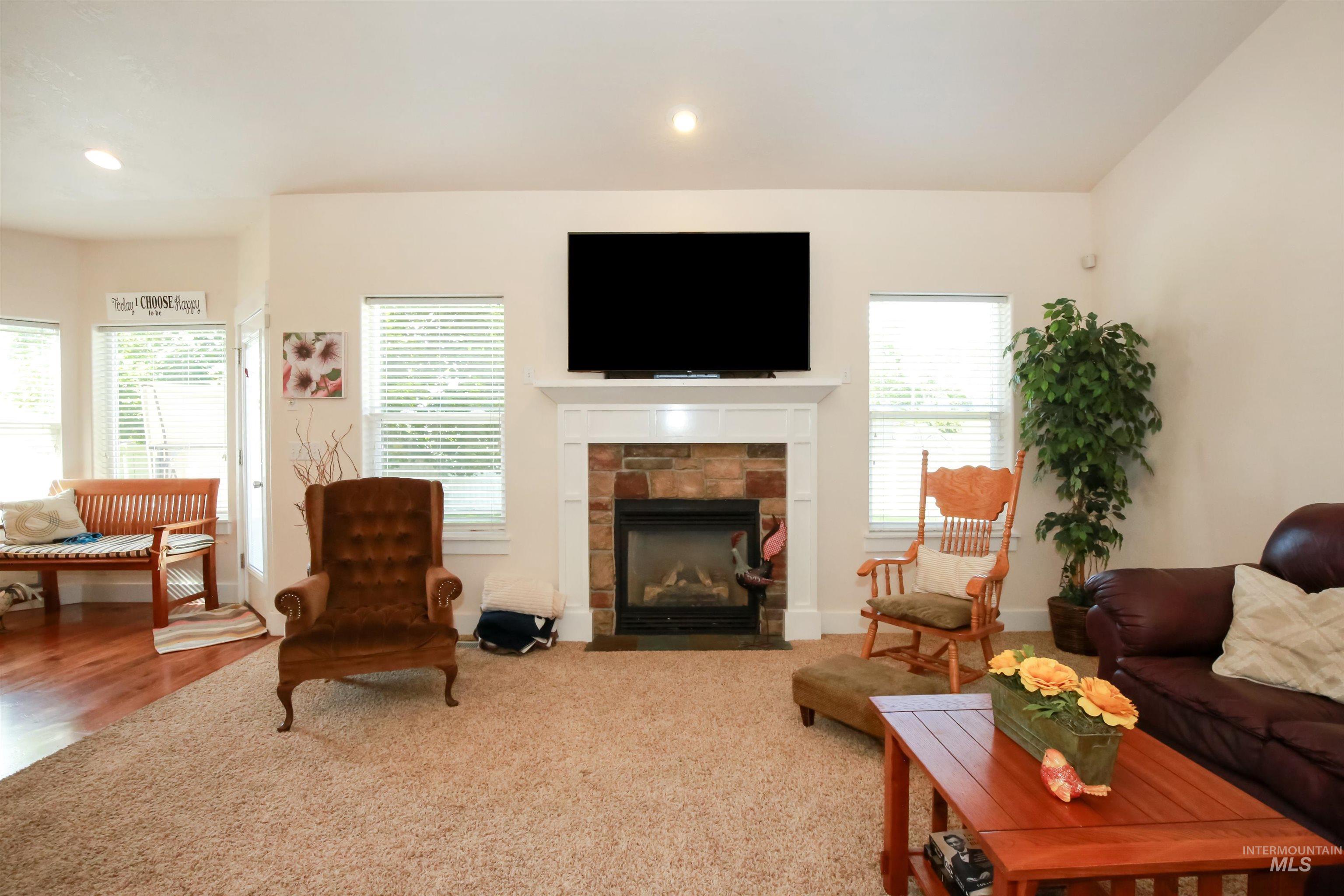 985 Shamrock Ct., Fruitland, Idaho 83619, 3 Bedrooms, 2 Bathrooms, Residential For Sale, Price $399,900, 98988629