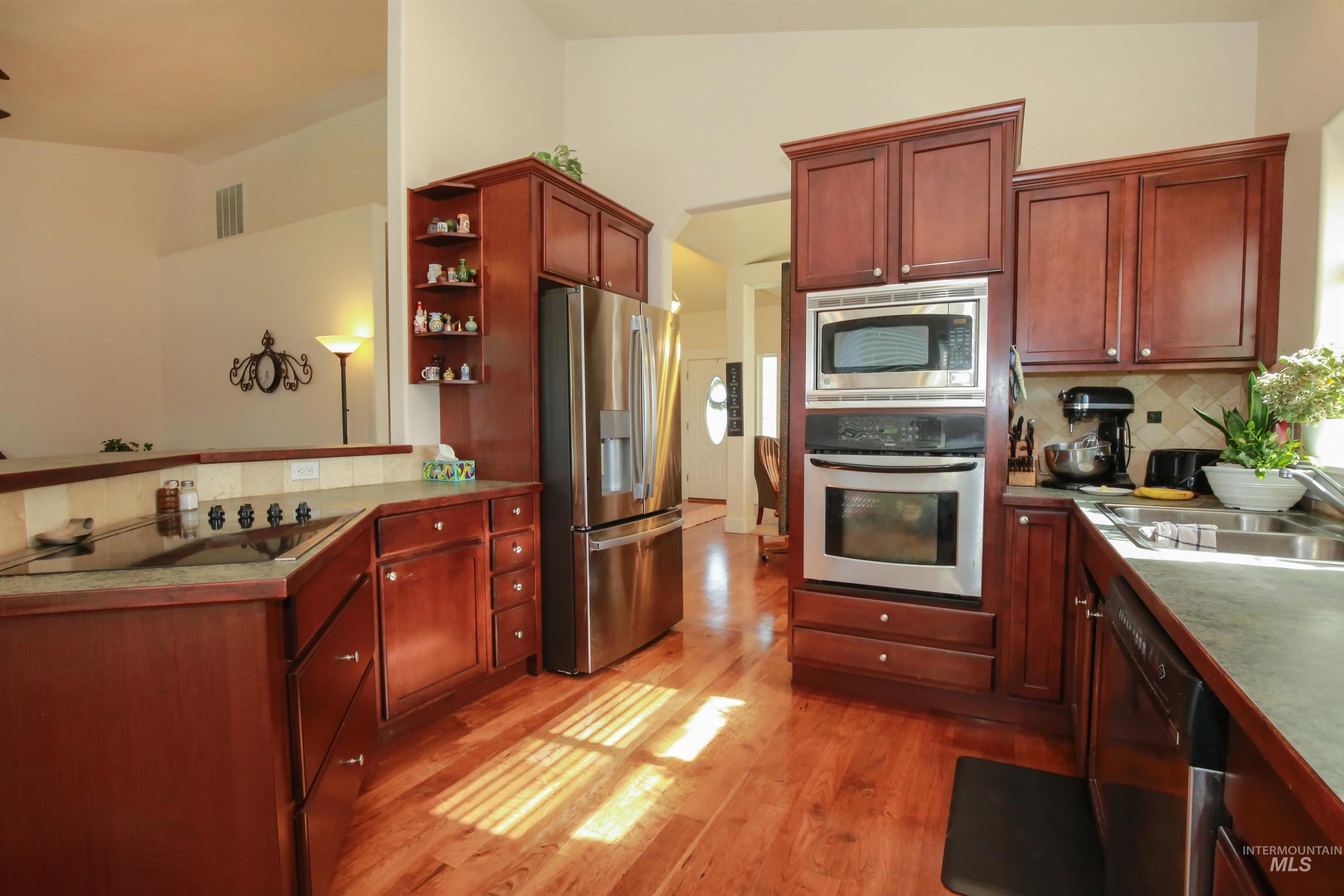 985 Shamrock Ct., Fruitland, Idaho 83619, 3 Bedrooms, 2 Bathrooms, Residential For Sale, Price $399,900, 98988629
