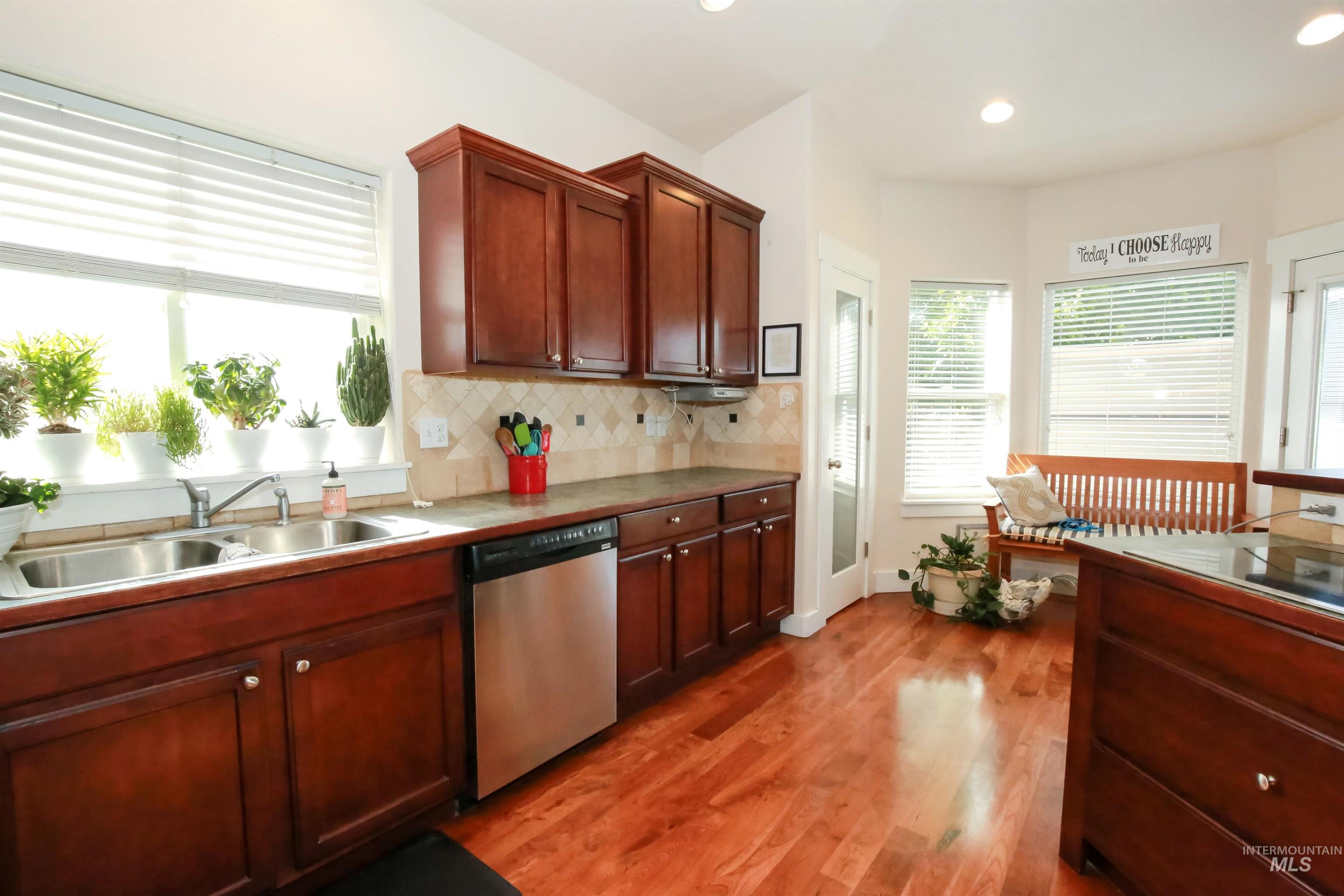985 Shamrock Ct., Fruitland, Idaho 83619, 3 Bedrooms, 2 Bathrooms, Residential For Sale, Price $399,900, 98988629
