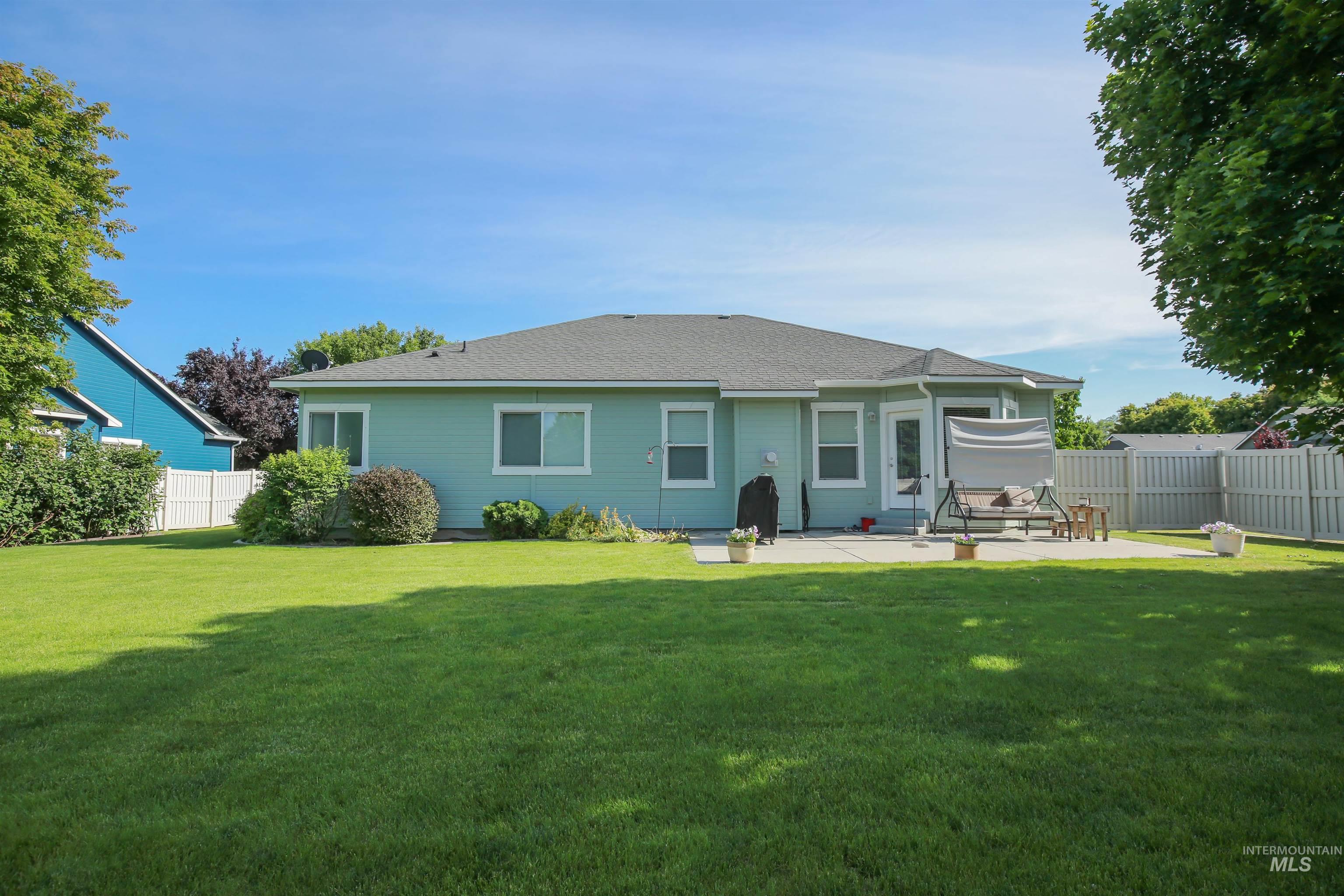 985 Shamrock Ct., Fruitland, Idaho 83619, 3 Bedrooms, 2 Bathrooms, Residential For Sale, Price $415,000, 98988629