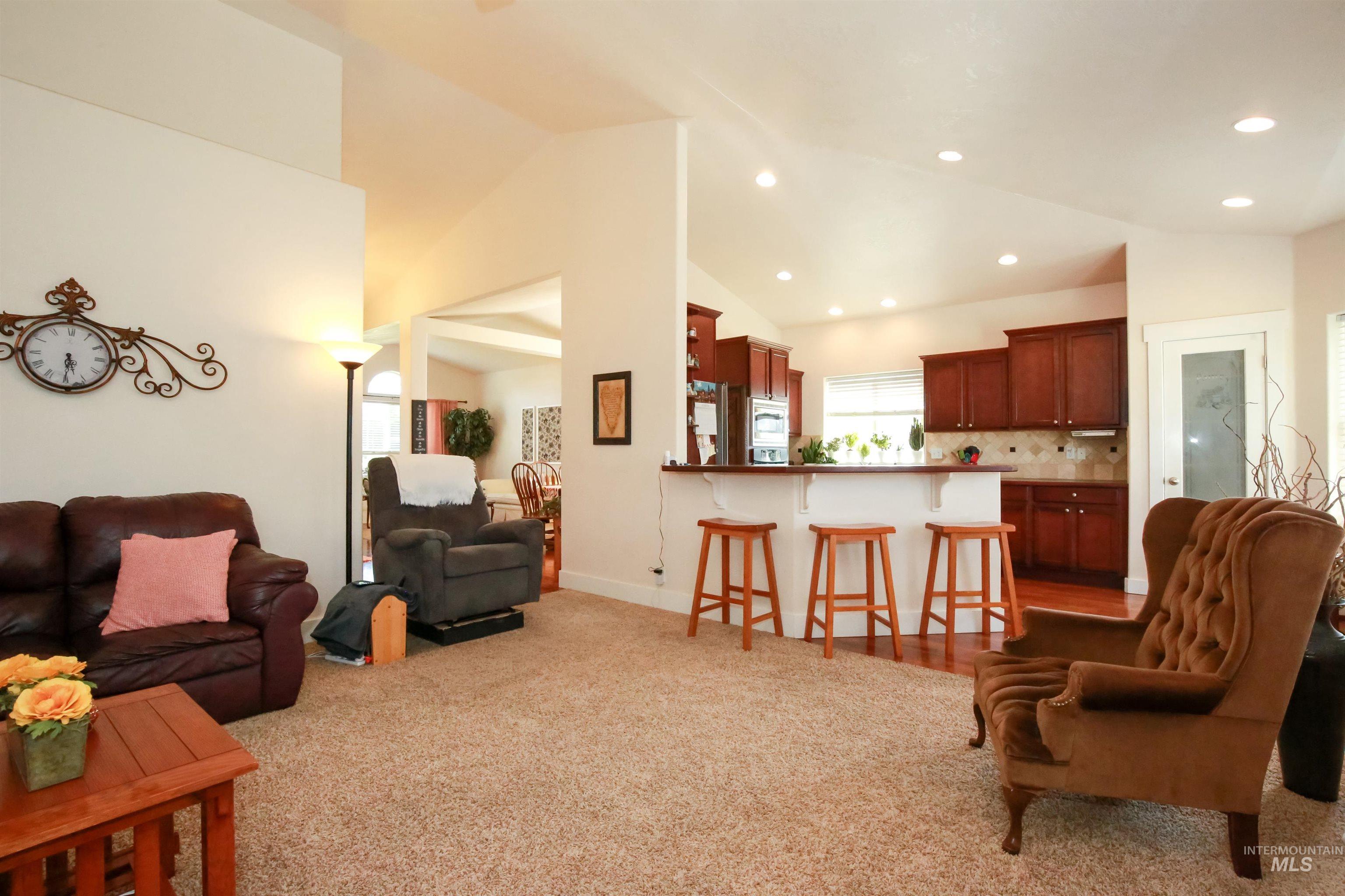 985 Shamrock Ct., Fruitland, Idaho 83619, 3 Bedrooms, 2 Bathrooms, Residential For Sale, Price $399,900, 98988629