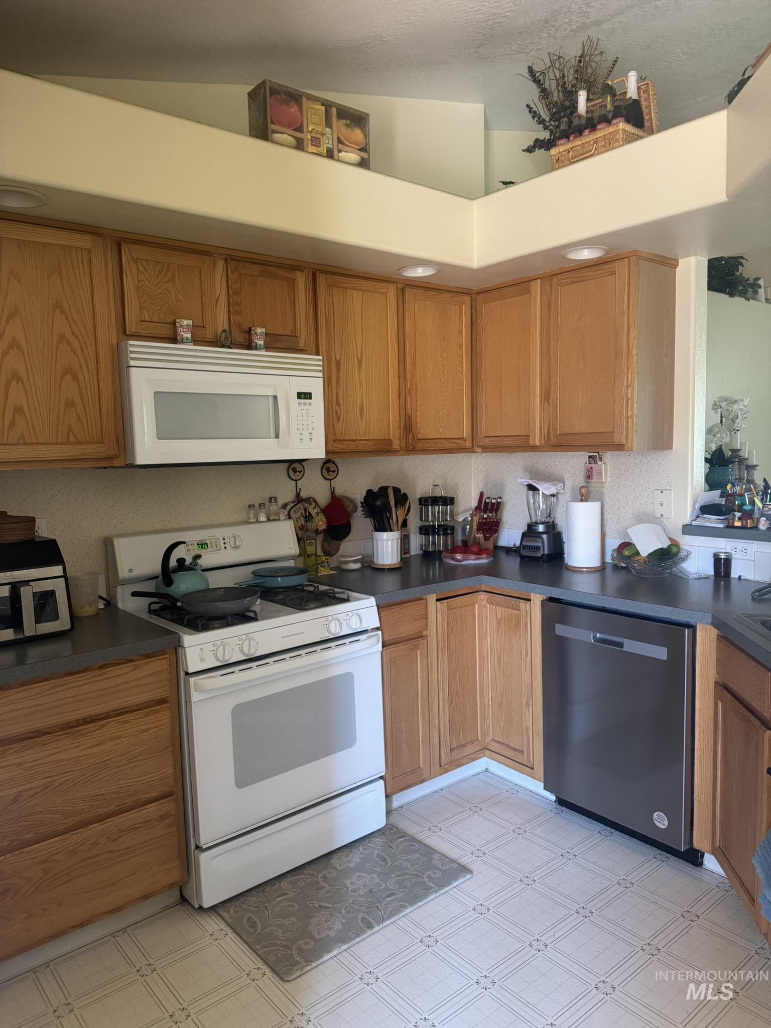 357 Farmall Way, Kuna, Idaho 83634, 3 Bedrooms, 2 Bathrooms, Residential For Sale, Price $399,900, 98988633