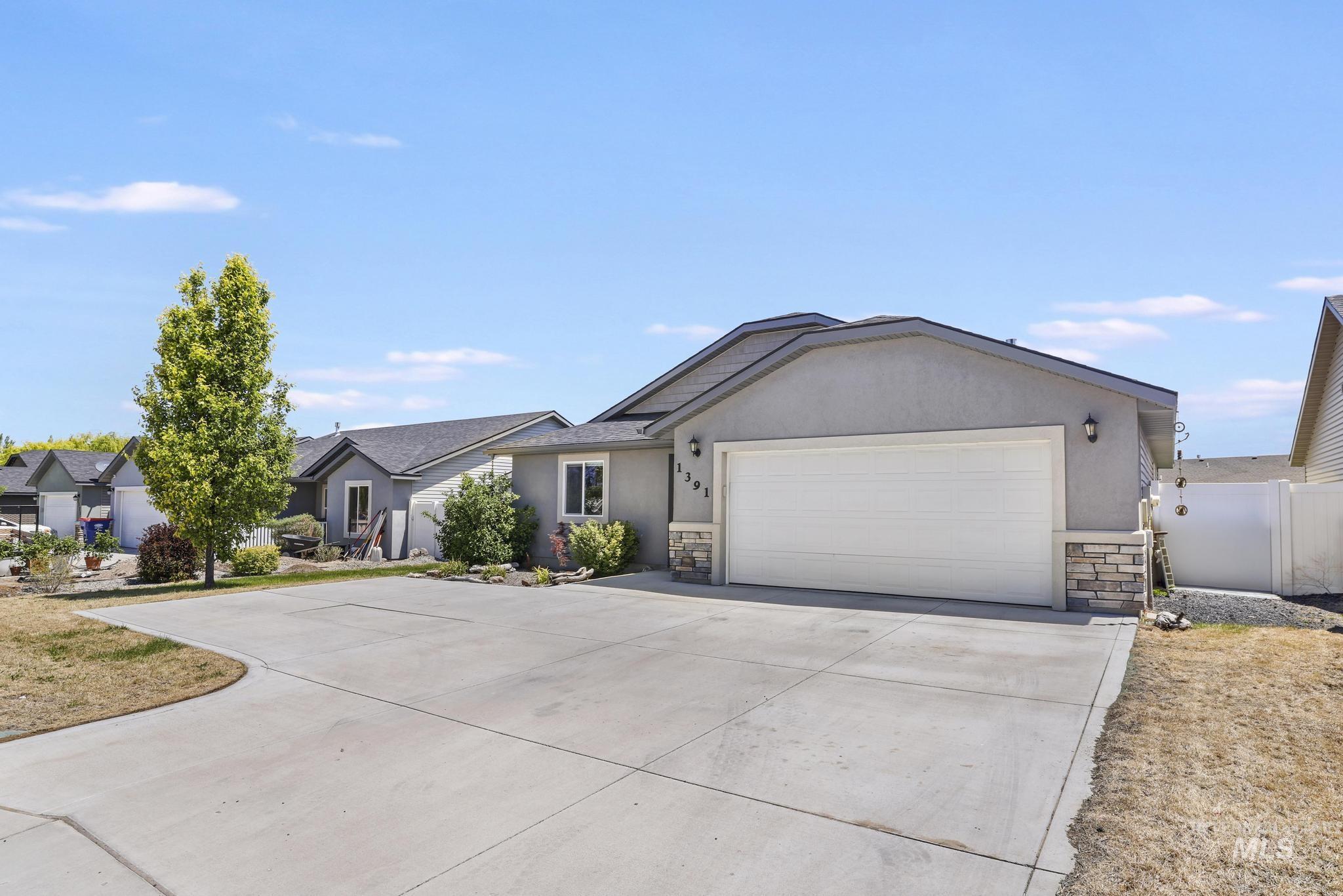1391 Kenyon Rd, Twin Falls, Idaho 83301-5876, 3 Bedrooms, 2 Bathrooms, Residential For Sale, Price $349,900, 98988634