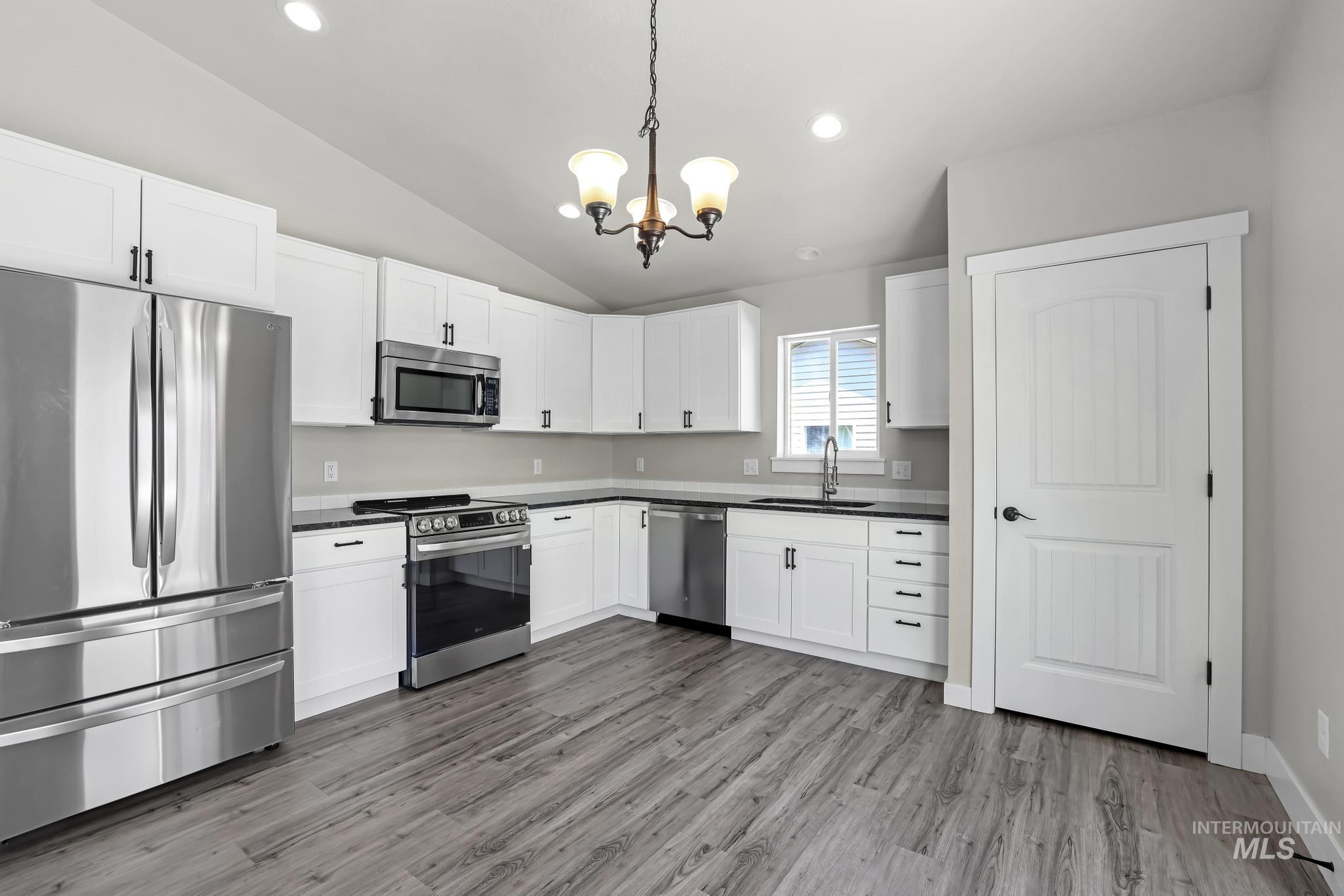 1391 Kenyon Rd, Twin Falls, Idaho 83301-5876, 3 Bedrooms, 2 Bathrooms, Residential For Sale, Price $349,900, 98988634