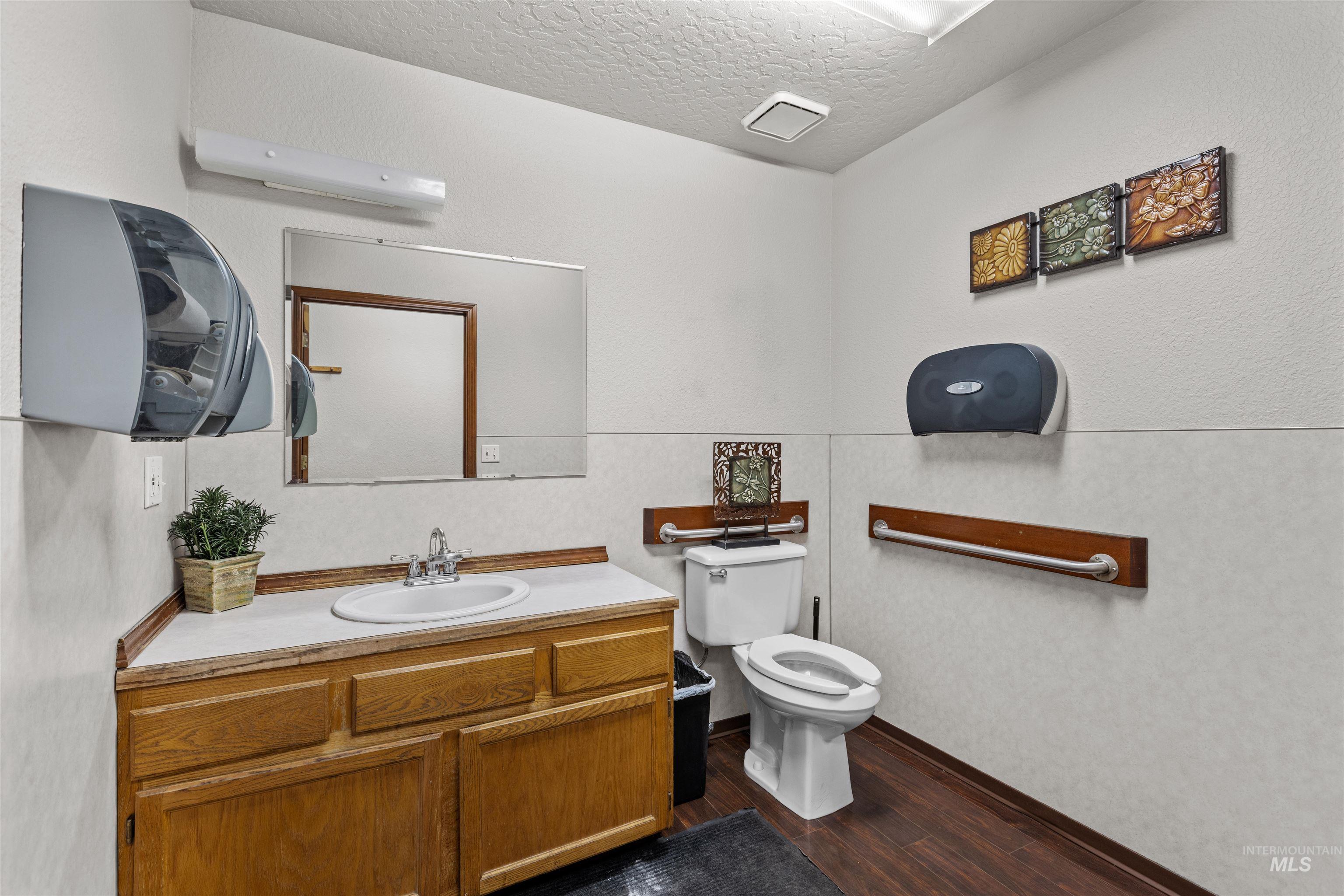 9640 W Fairview Ave, Boise, Idaho 83704, 6 Rooms, Business/Commercial For Sale, Price $4,890,000,MLS 98988638