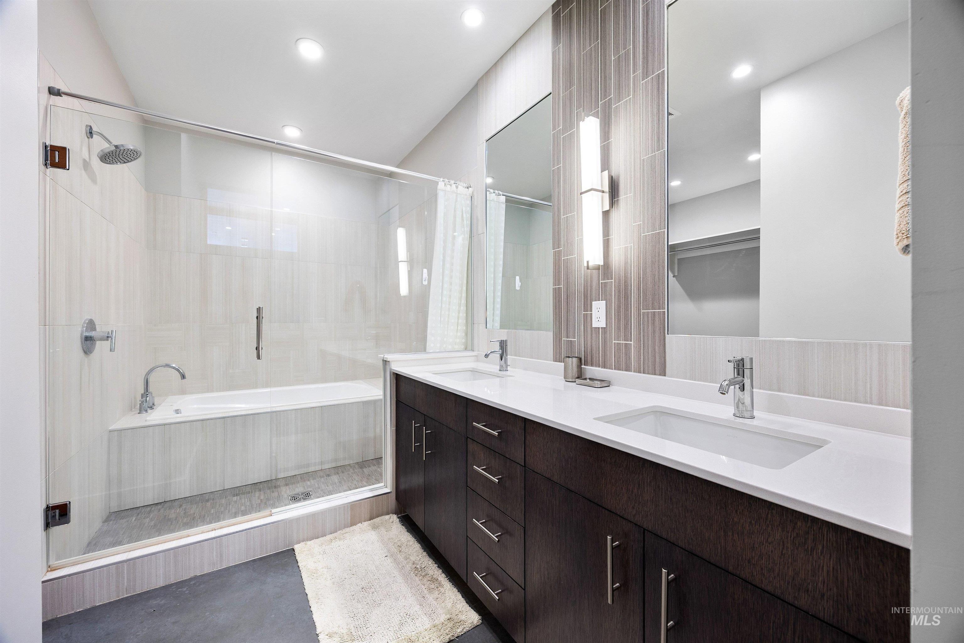 119 S 10th Street, Boise, Idaho 83702, 2 Bedrooms, 2 Bathrooms, Residential For Sale, Price $735,000, 98988645