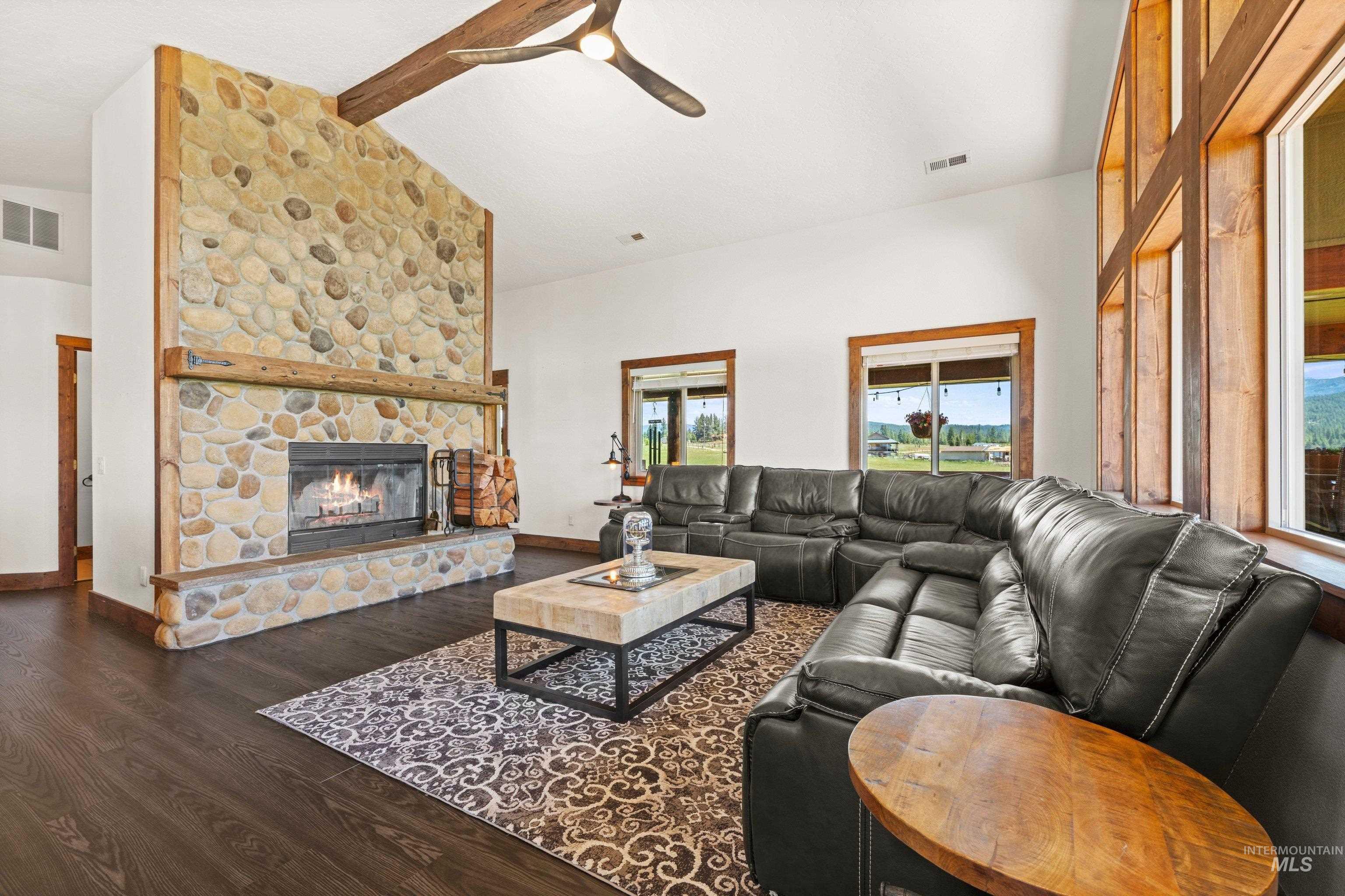 136 Goslin Lp, Cascade, Idaho 83611, 3 Bedrooms, 3 Bathrooms, Residential For Sale, Price $949,000,MLS 98988653