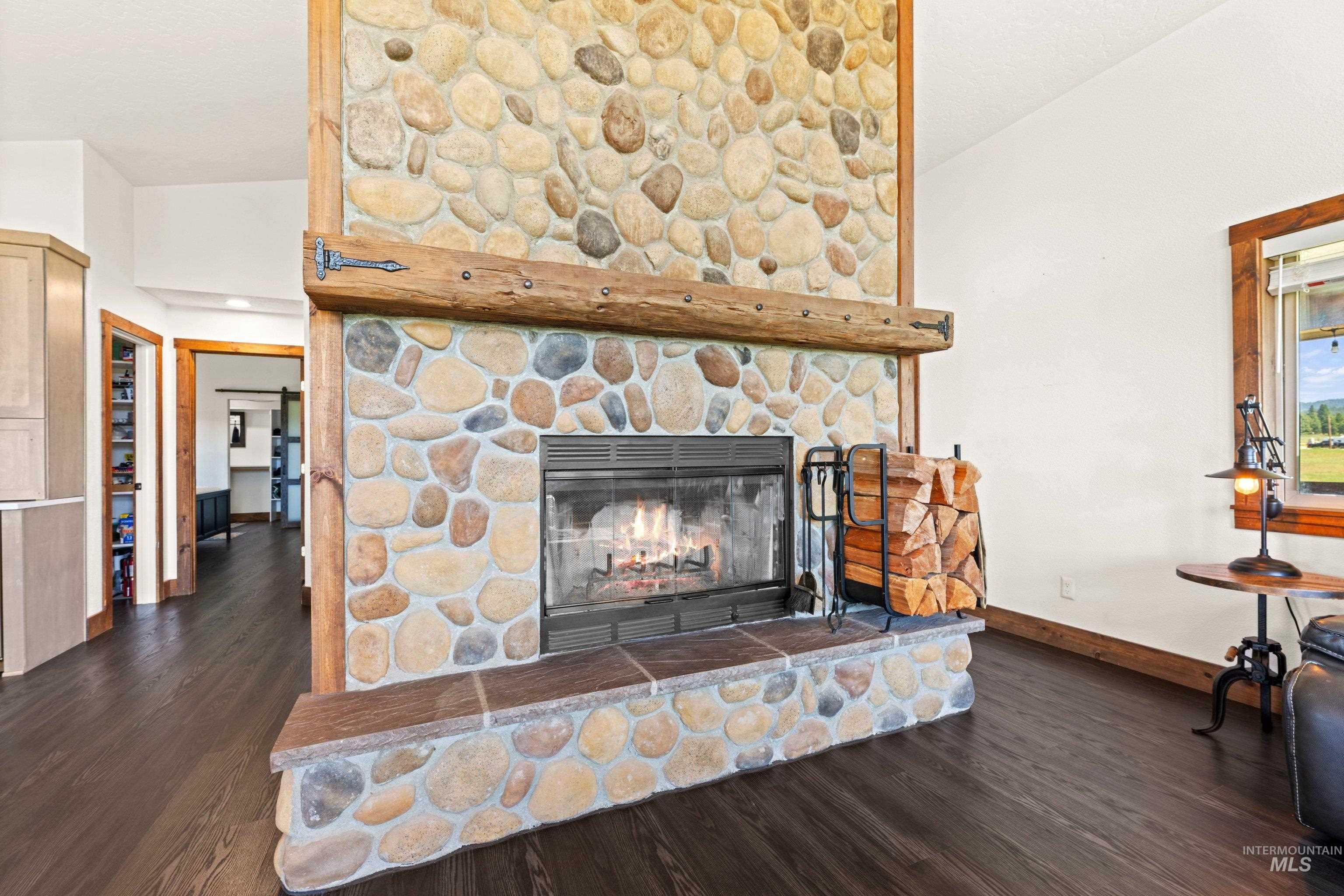 136 Goslin Lp, Cascade, Idaho 83611, 3 Bedrooms, 3 Bathrooms, Residential For Sale, Price $949,000,MLS 98988653