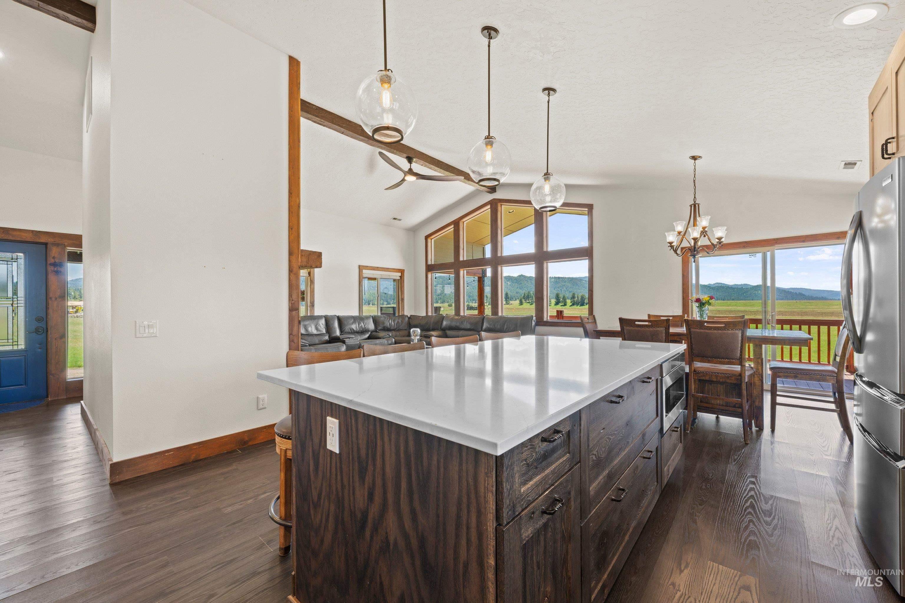 136 Goslin Lp, Cascade, Idaho 83611, 3 Bedrooms, 3 Bathrooms, Residential For Sale, Price $949,000,MLS 98988653