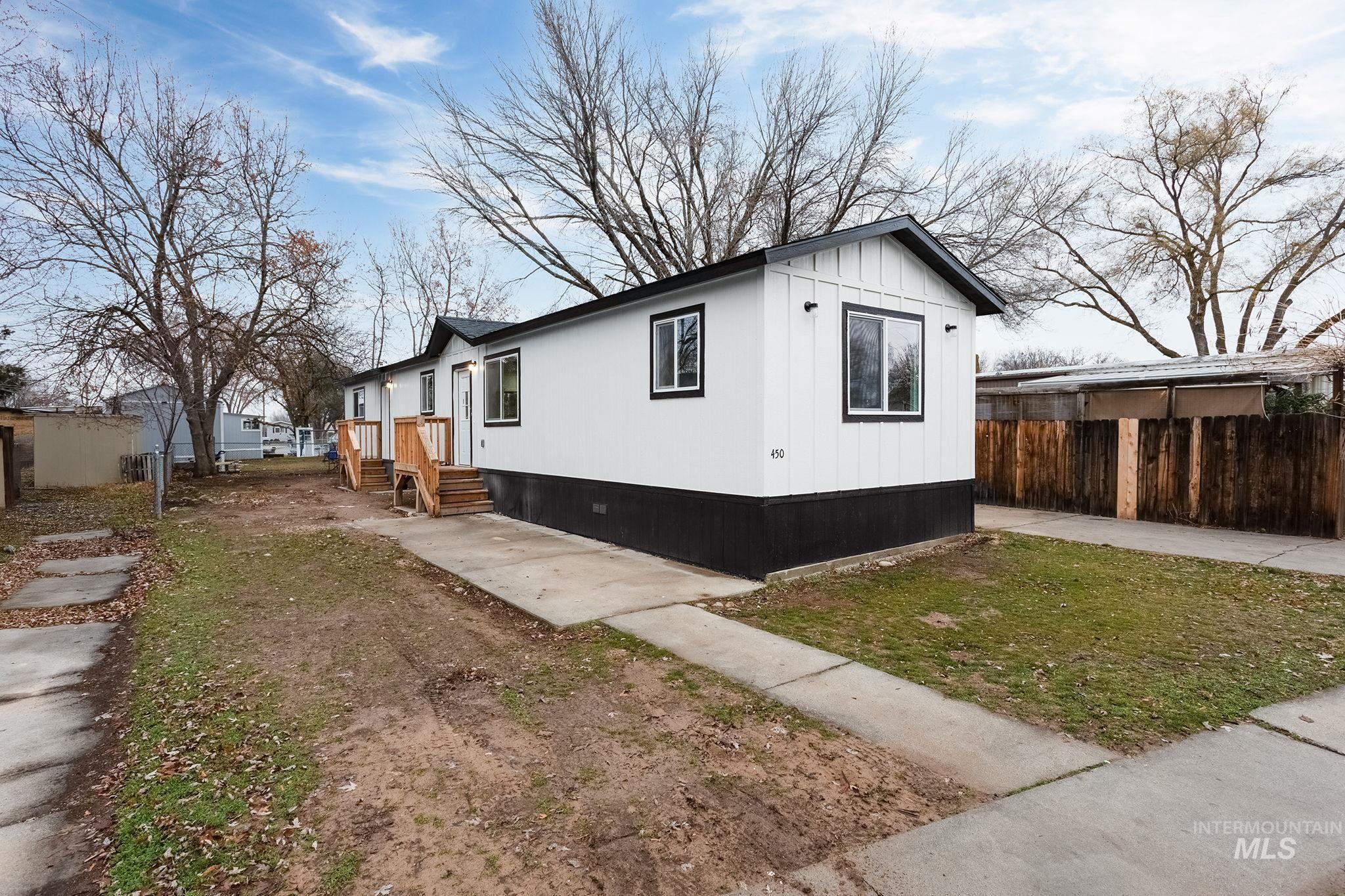 450 W Greenleaf St, Boise, Idaho 83713, 2 Bedrooms, 2 Bathrooms, Residential For Sale, Price $85,000,MLS 98988654