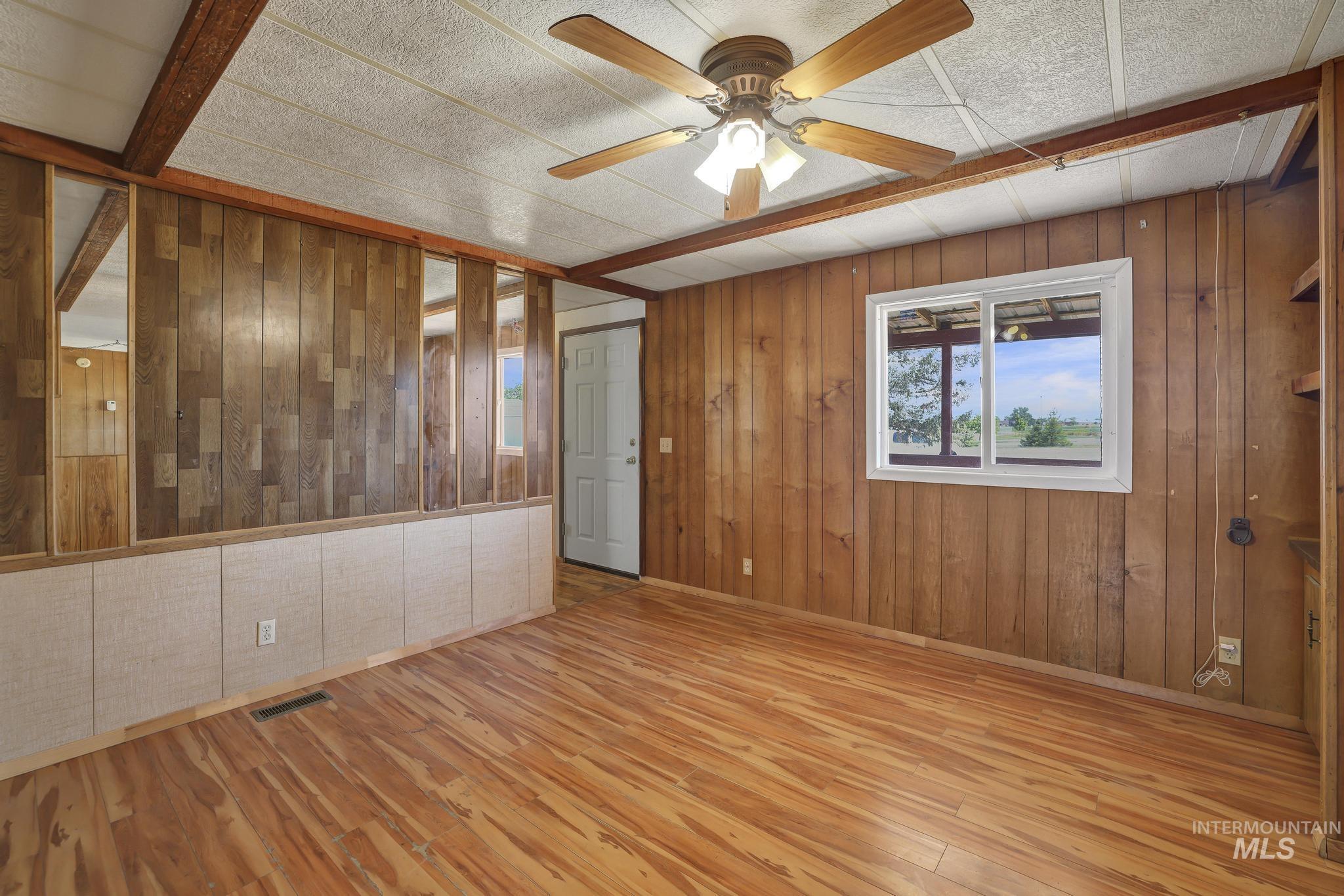 731 W Polk St., Kimberly, Idaho 83341-5102, 2 Bedrooms, 2 Bathrooms, Residential For Sale, Price $350,000,MLS 98988655