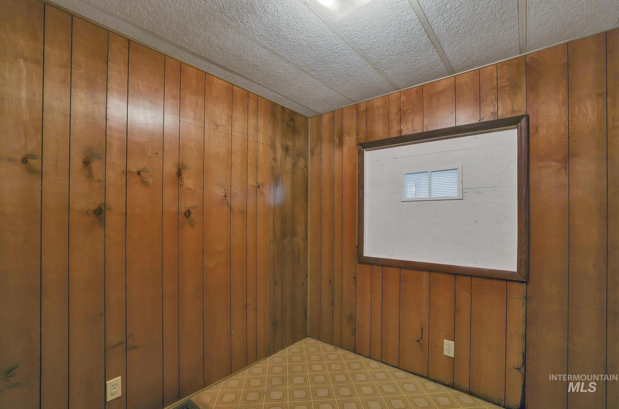 731 W Polk St., Kimberly, Idaho 83341-5102, 2 Bedrooms, 2 Bathrooms, Residential For Sale, Price $350,000,MLS 98988655
