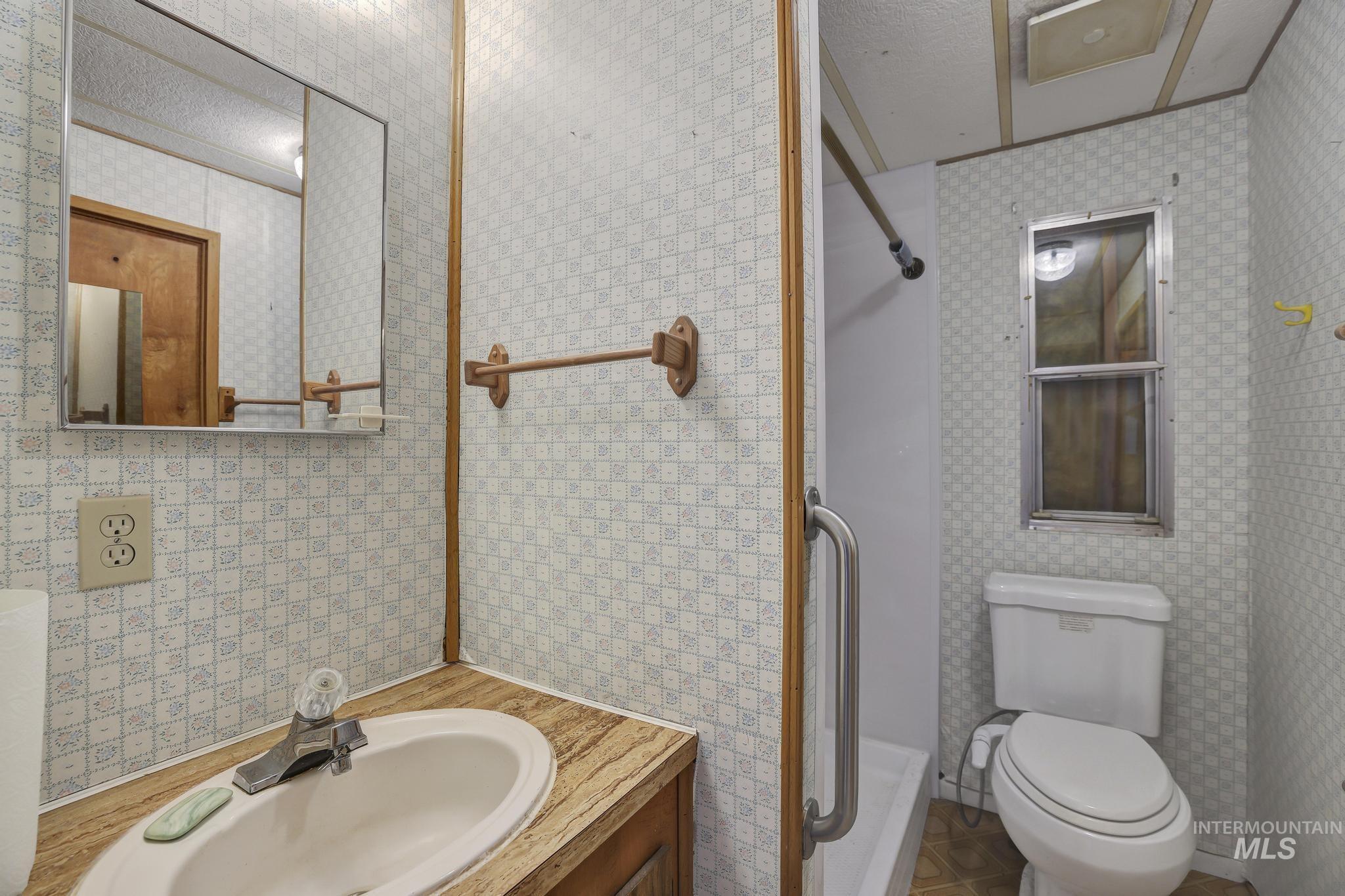 731 W Polk St., Kimberly, Idaho 83341-5102, 2 Bedrooms, 2 Bathrooms, Residential For Sale, Price $350,000,MLS 98988655