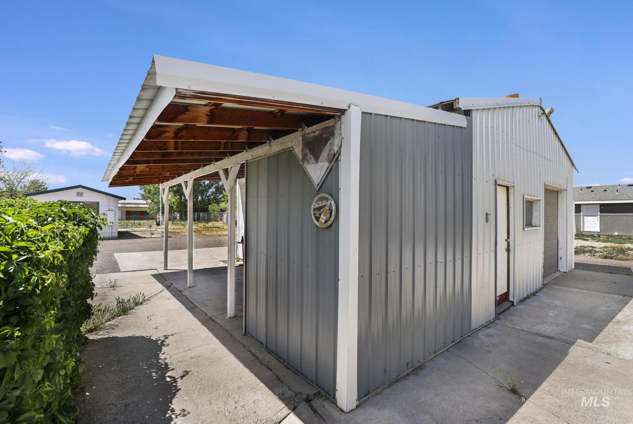 731 W Polk St., Kimberly, Idaho 83341-5102, 2 Bedrooms, 2 Bathrooms, Residential For Sale, Price $350,000,MLS 98988655