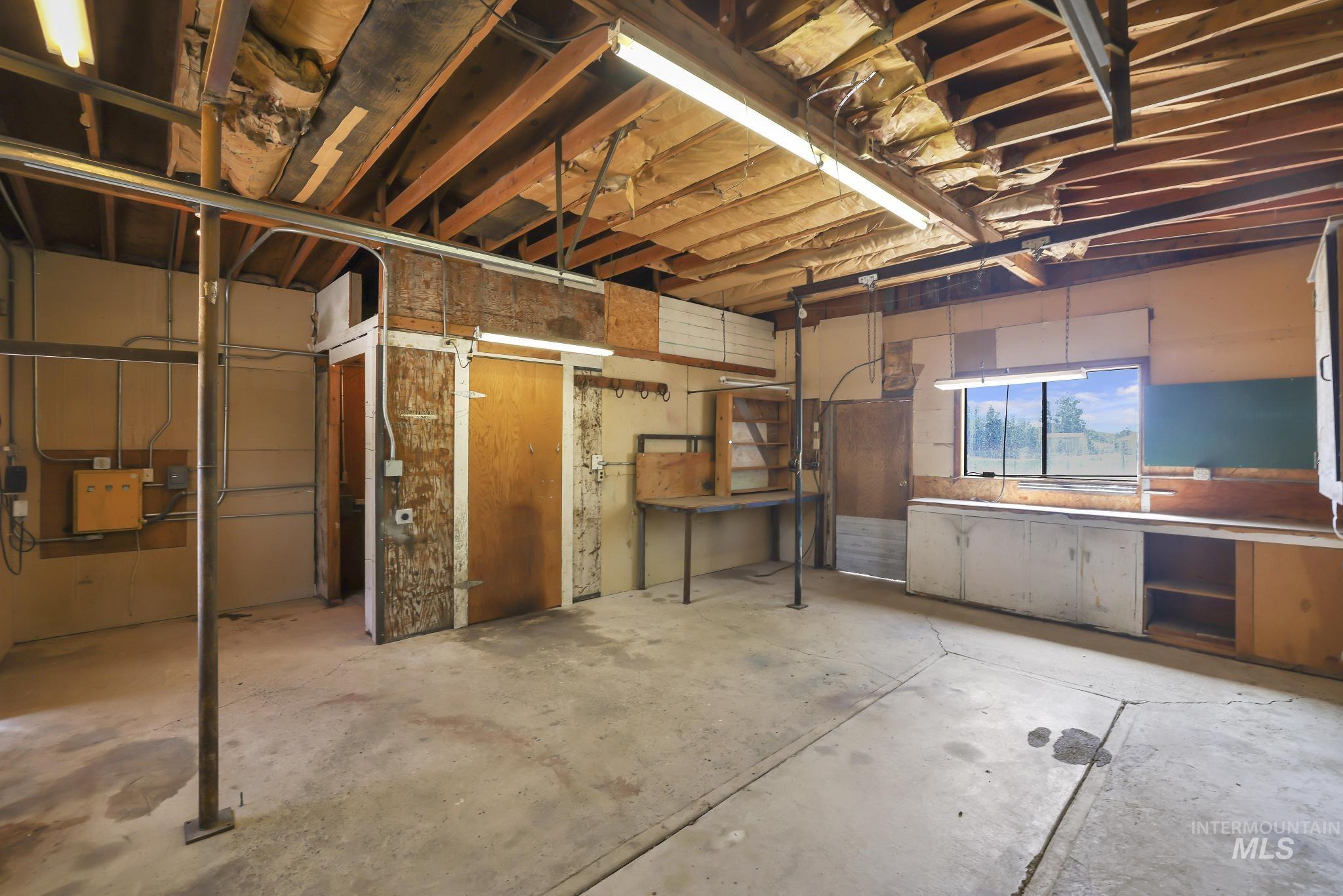 731 W Polk St., Kimberly, Idaho 83341-5102, 2 Bedrooms, 2 Bathrooms, Residential For Sale, Price $350,000,MLS 98988655