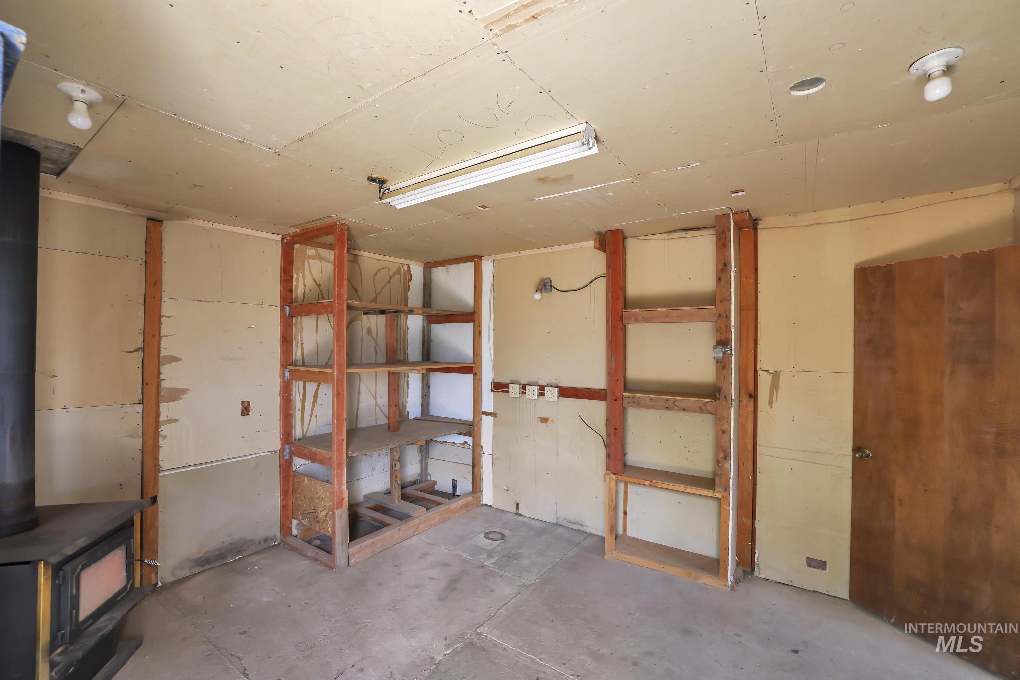731 W Polk St., Kimberly, Idaho 83341-5102, 2 Bedrooms, 2 Bathrooms, Residential For Sale, Price $350,000,MLS 98988655