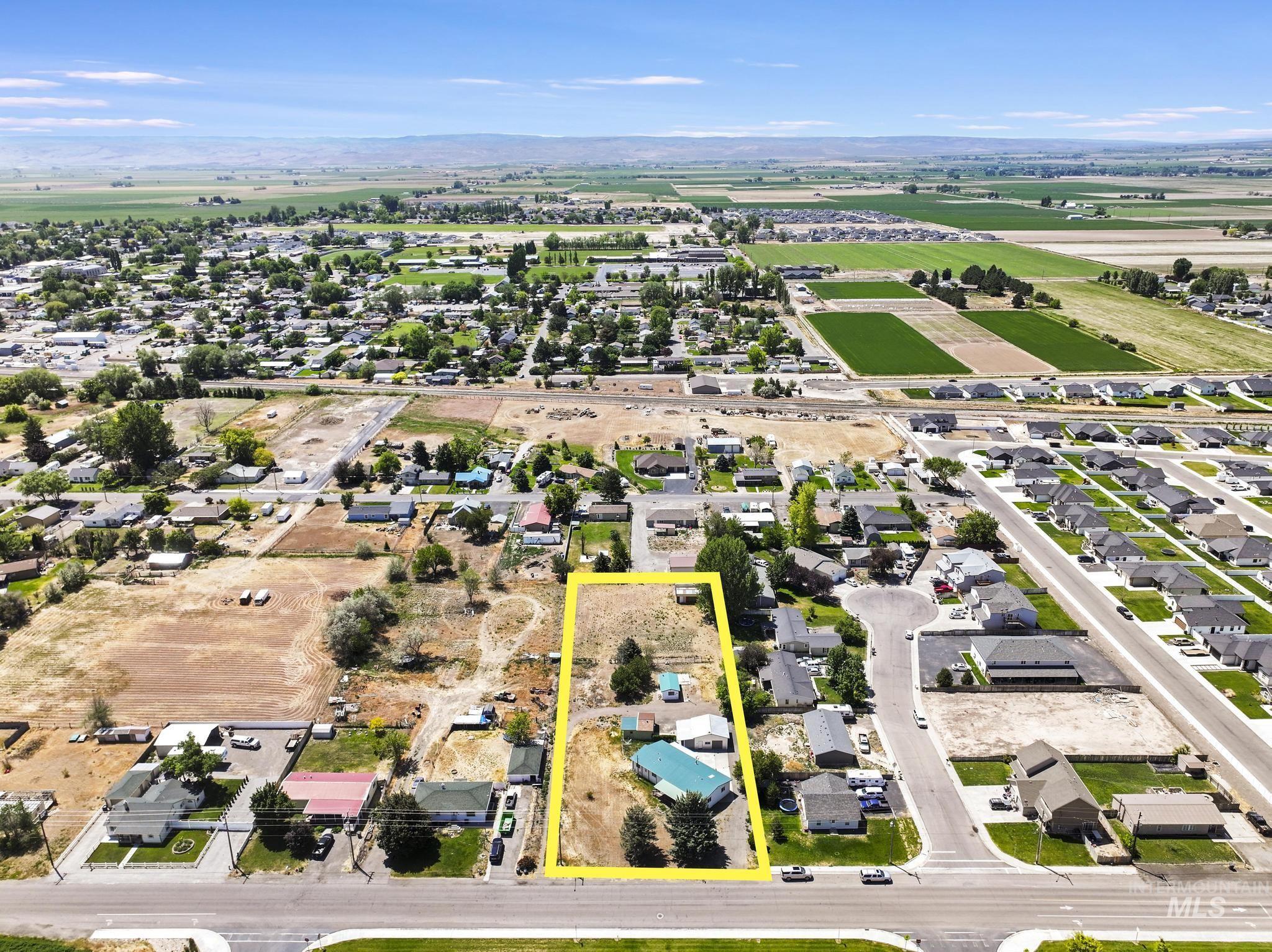 731 W Polk St., Kimberly, Idaho 83341-5102, 2 Bedrooms, 2 Bathrooms, Residential For Sale, Price $350,000,MLS 98988655