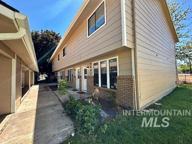 6601 W Douglas, Boise, Idaho 83704, 2 Bedrooms, 1.5 Bathrooms, Residential Income For Sale, Price $895,000,MLS 98988657