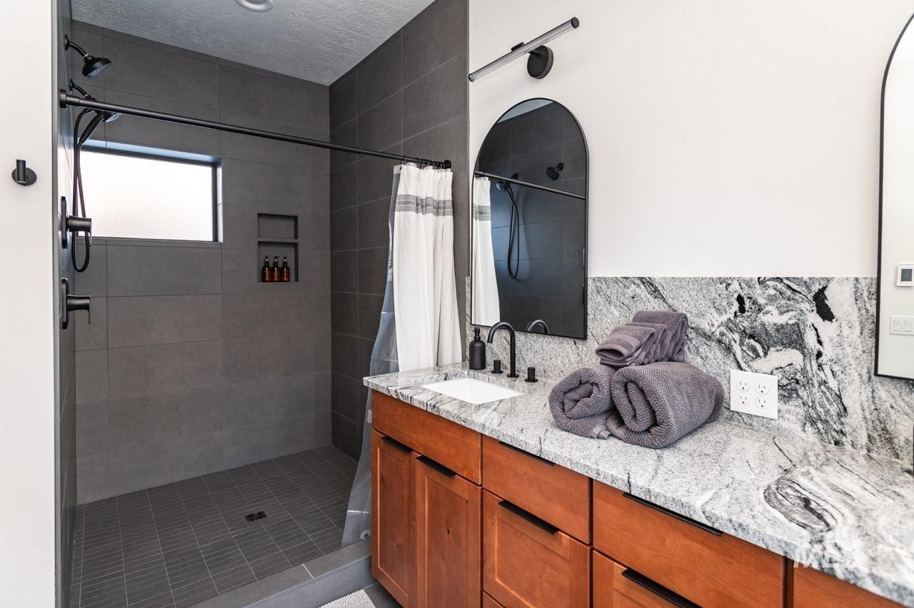 1047 Kaitlyn Loop, McCall, Idaho 83638, 4 Bedrooms, 4.5 Bathrooms, Residential For Sale, Price $1,250,000,MLS 98988669