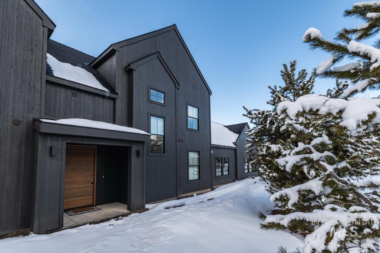 1047 Kaitlyn Loop, McCall, Idaho 83638, 4 Bedrooms, 4.5 Bathrooms, Residential For Sale, Price $1,250,000,MLS 98988669