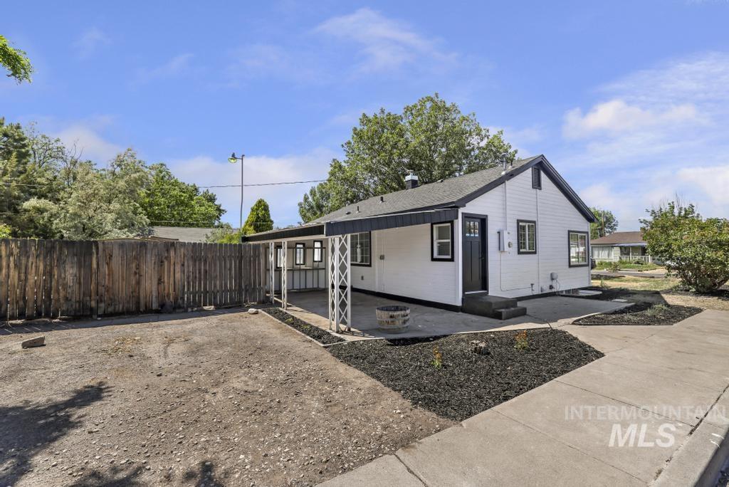 1898 Sigrid Ave, Twin Falls, Idaho 83301-5320, 4 Bedrooms, 2 Bathrooms, Residential For Sale, Price $368,000,MLS 98988673