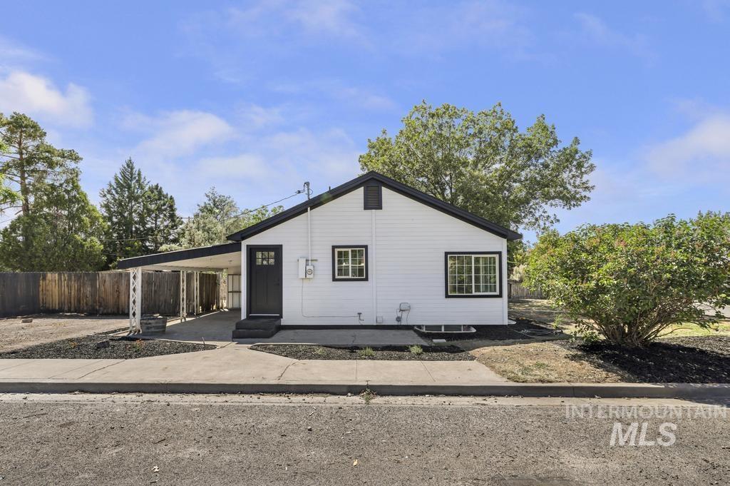 1898 Sigrid Ave, Twin Falls, Idaho 83301-5320, 4 Bedrooms, 2 Bathrooms, Residential For Sale, Price $368,000, 98988673